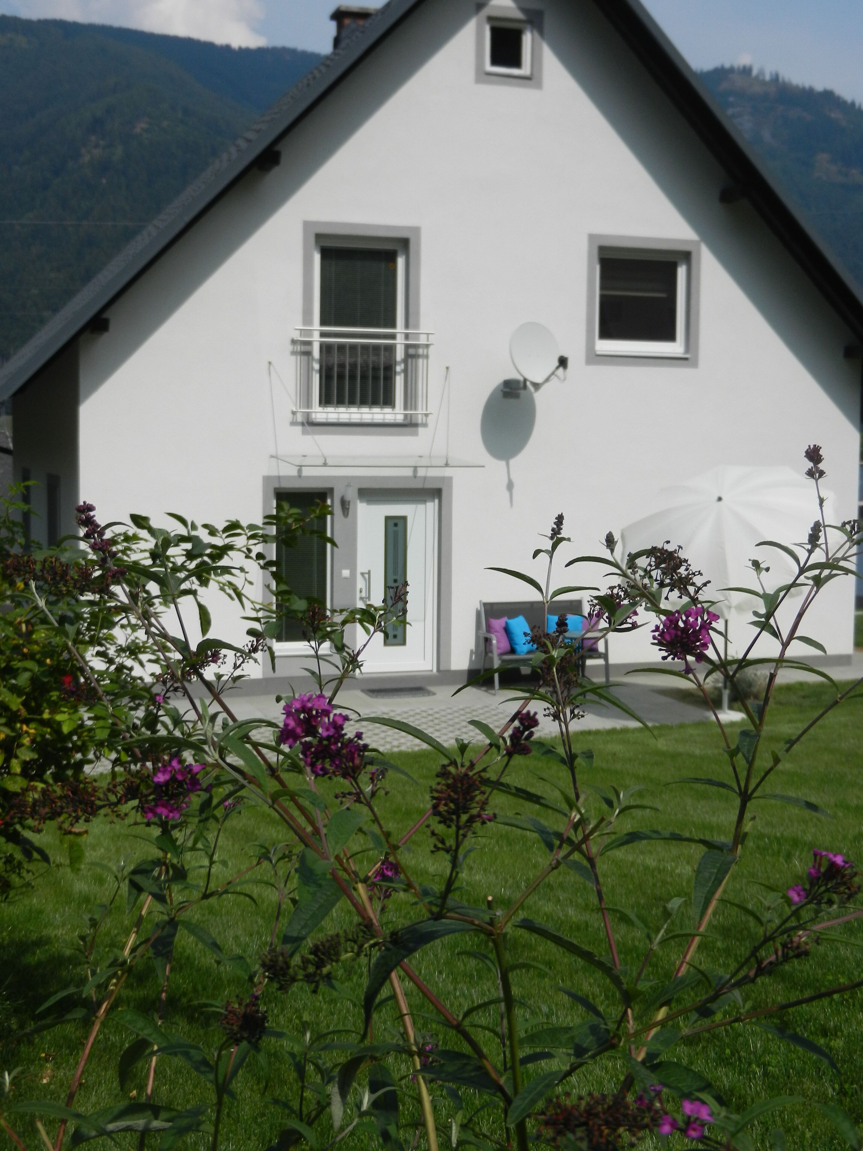Nice Appartment with garden and mountainview for 2 adults and a baby
