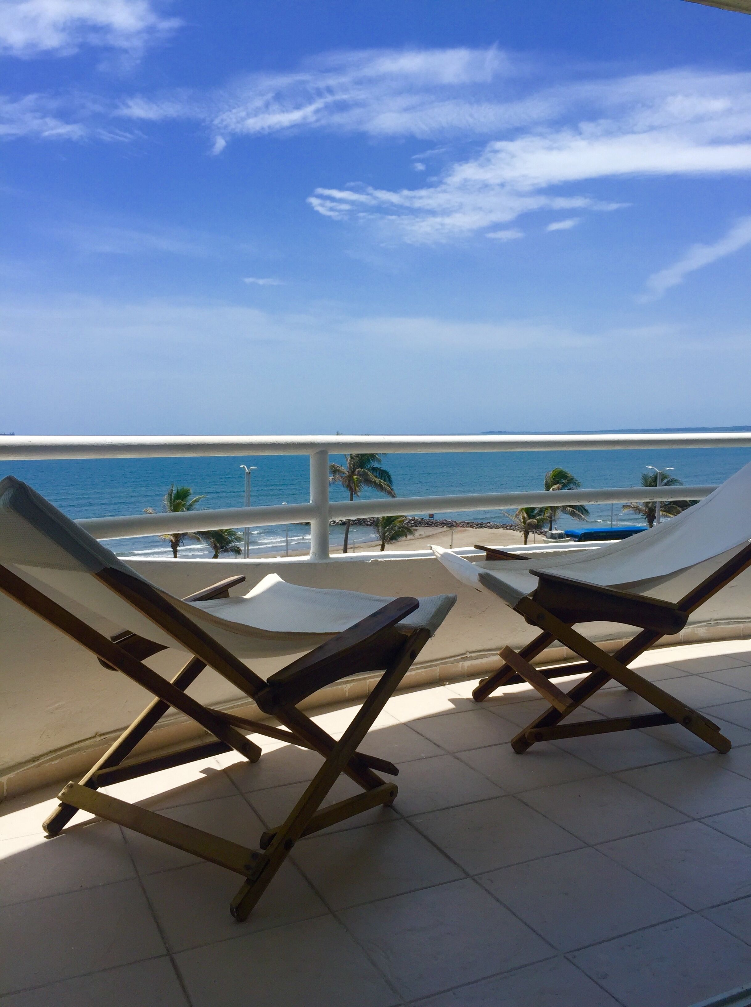 Condo in front of ocean with pool and ocean view and in front of the beAch