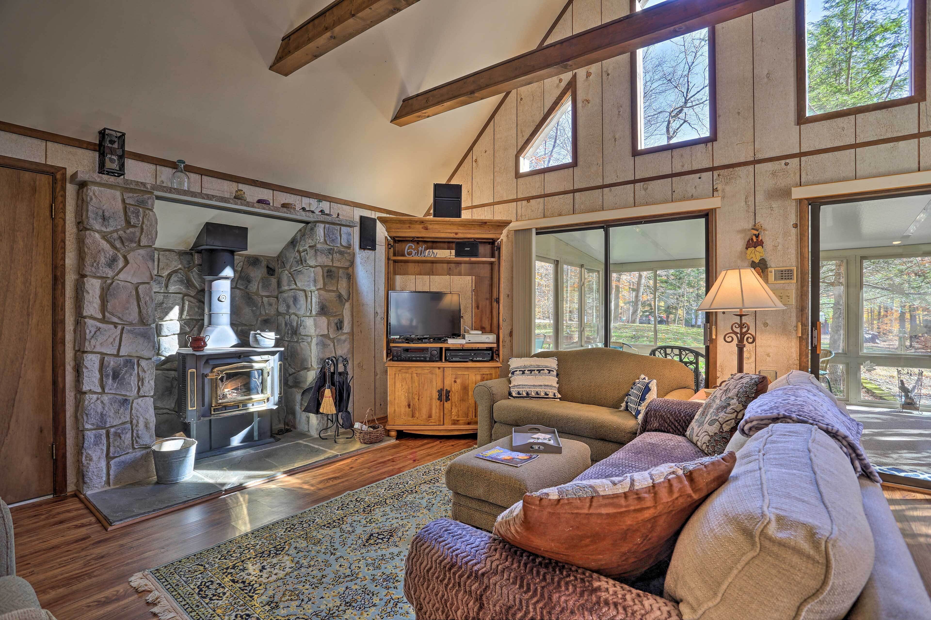 Quiet Arrowhead Lake Home: w/ Fire Pit!