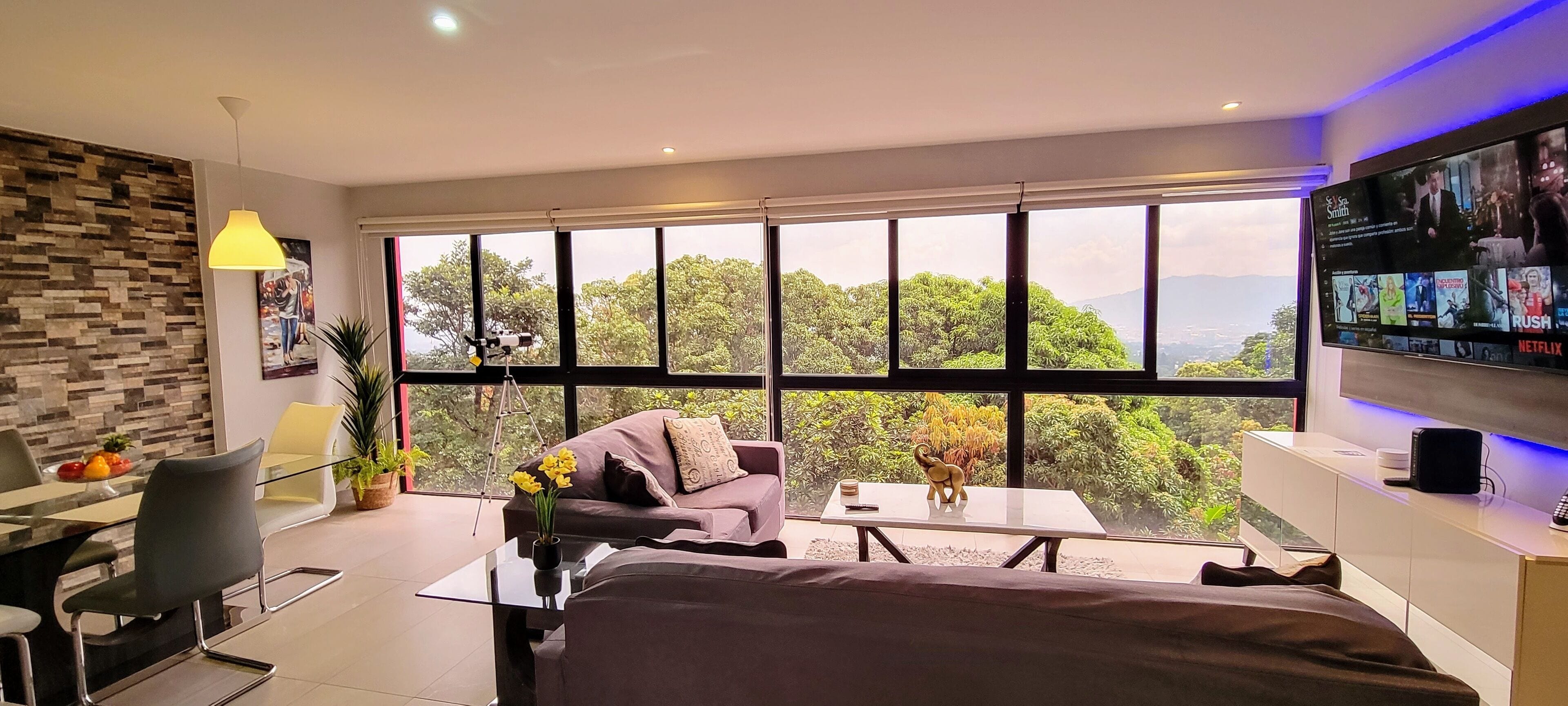 Luxurious 3 Bedroom Apartment!
