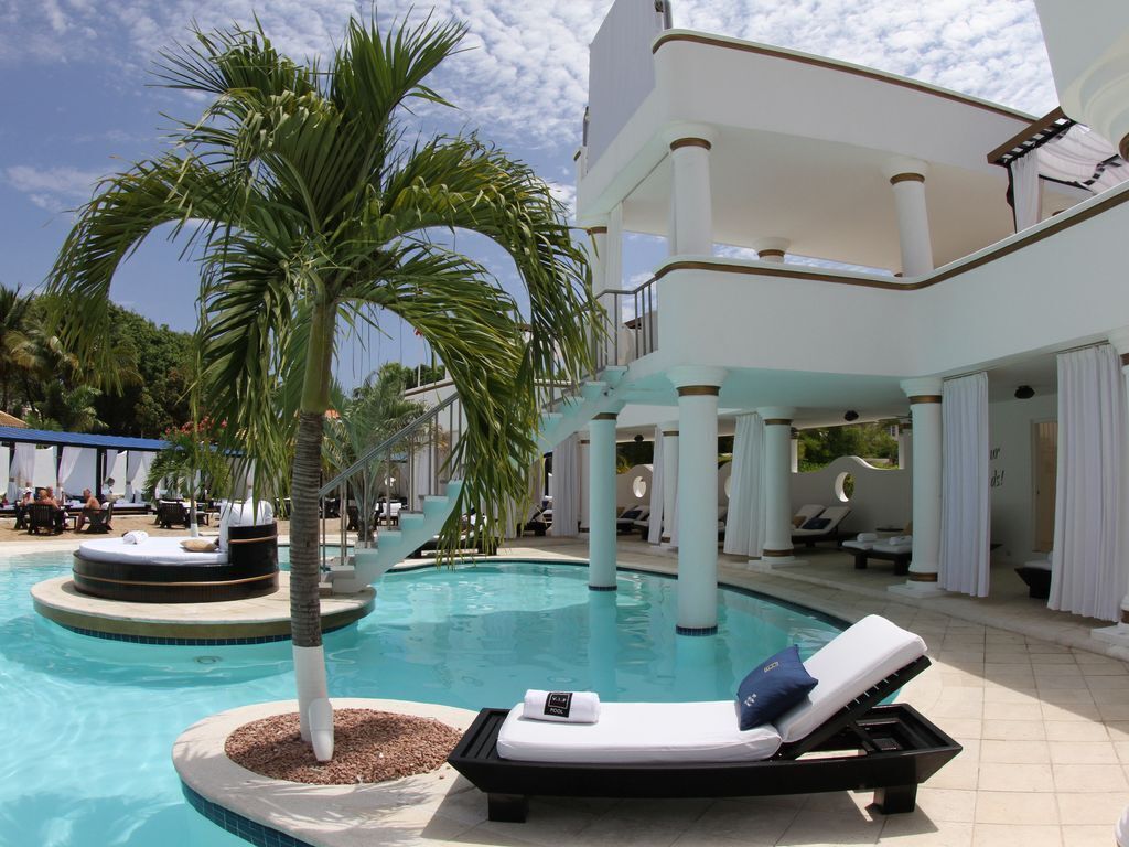 LIFESTYLE RESORTS     [CONFRESI] suite, closest to beach/pools