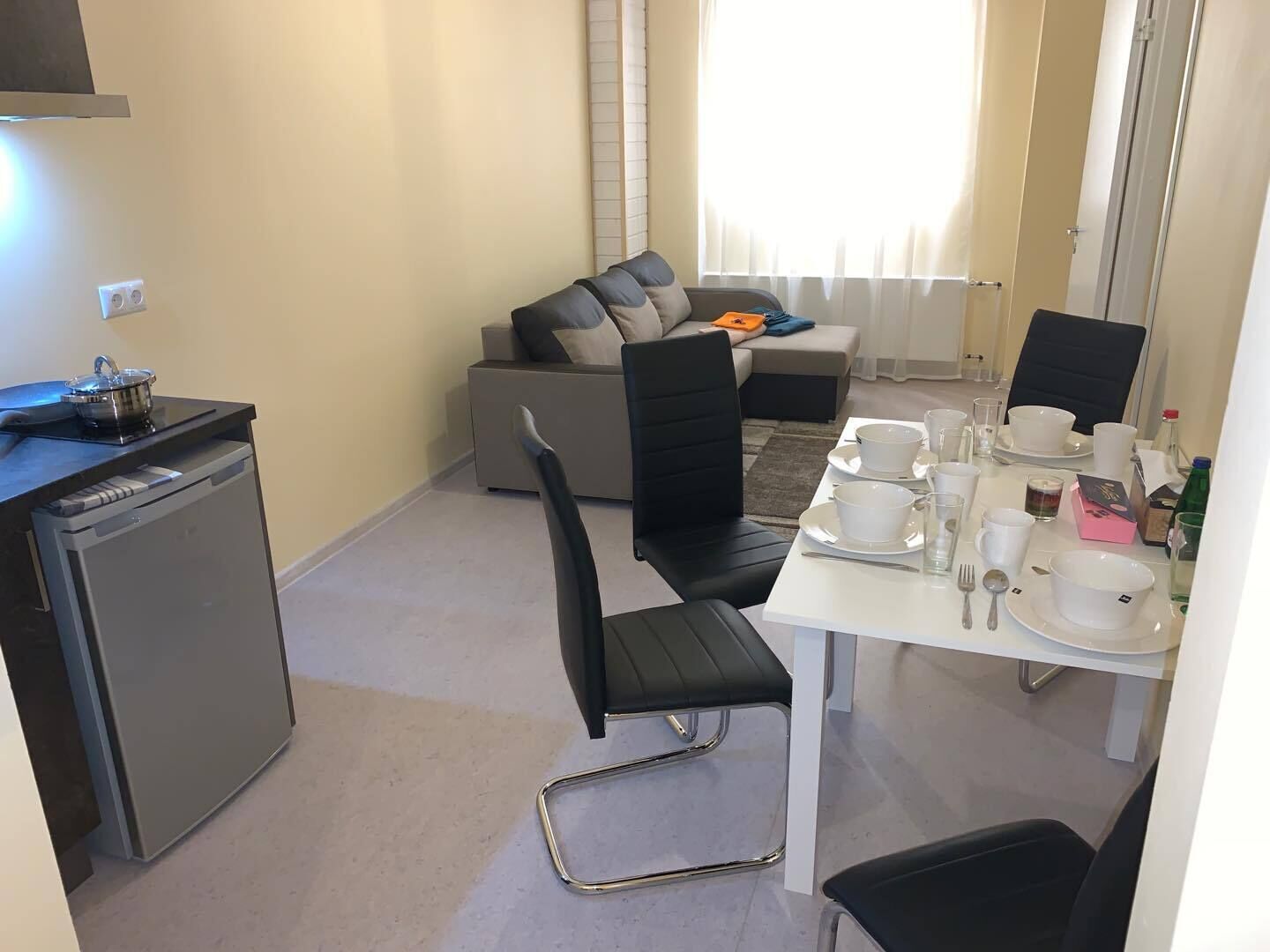 Enjoy easy living in recently renovated apartment