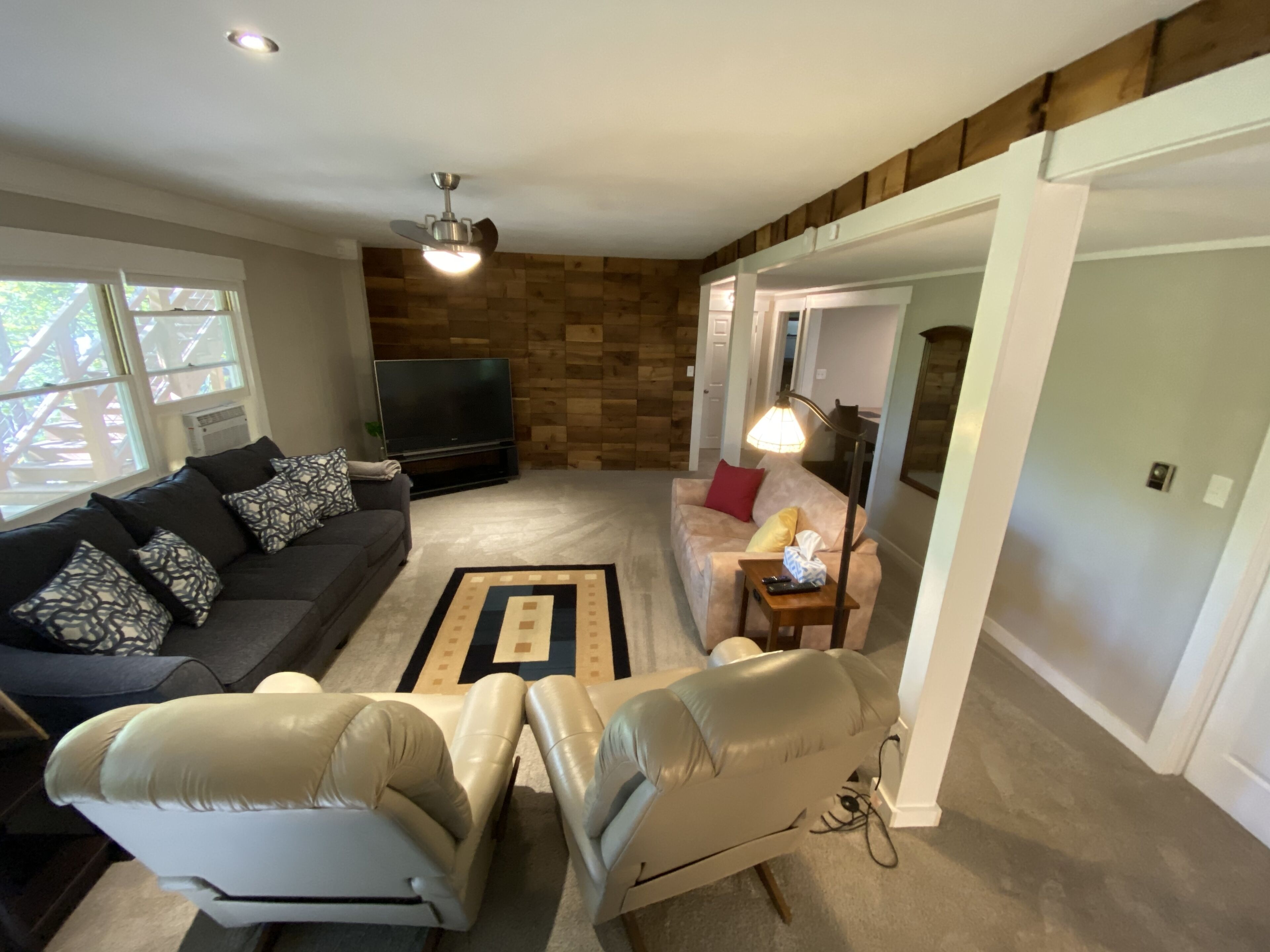 Peace, Comfort, and Convenience 15 mins to downtown and many other attractions!