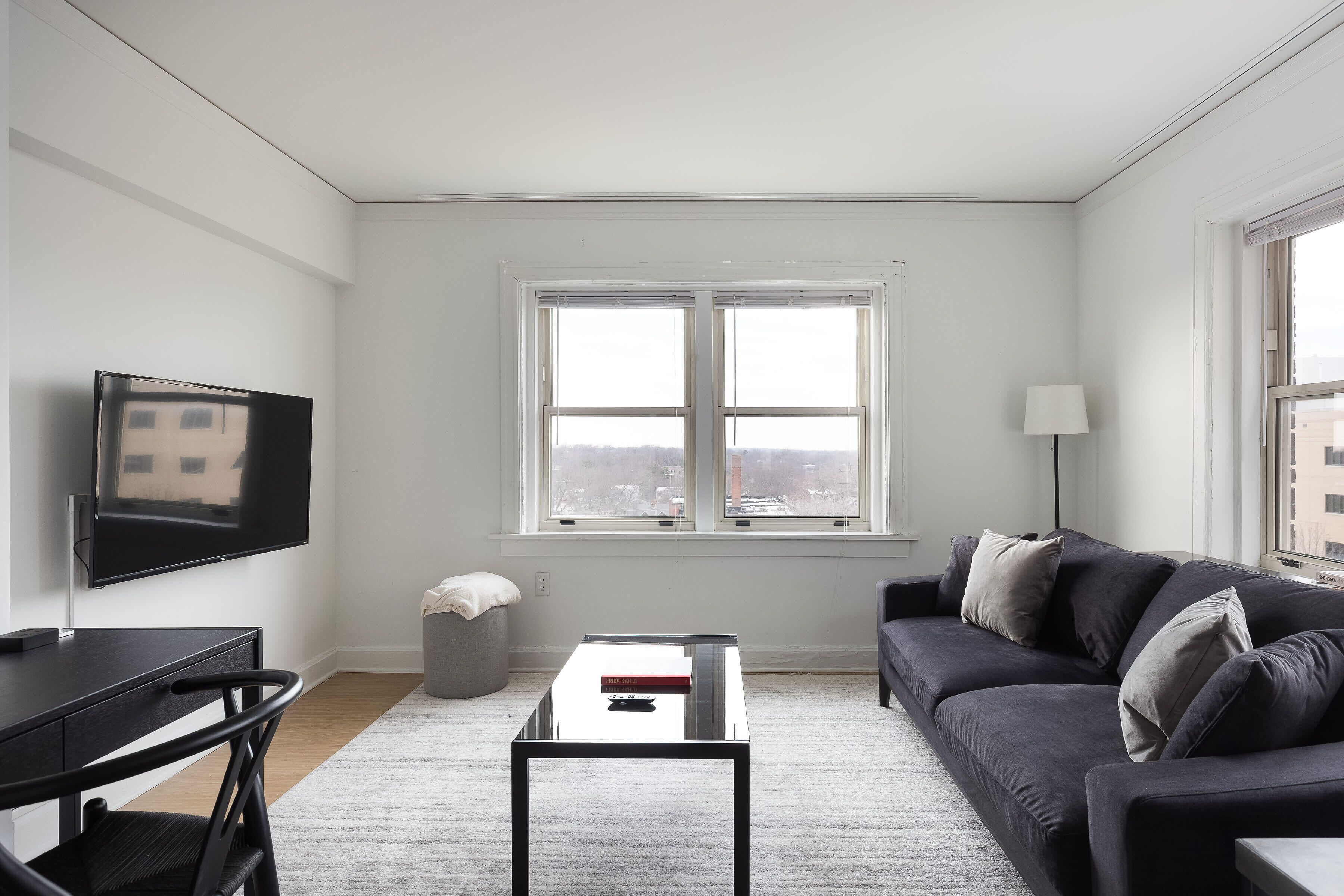Steps to Shops, Eats | Easy Access + W&D | Zencity