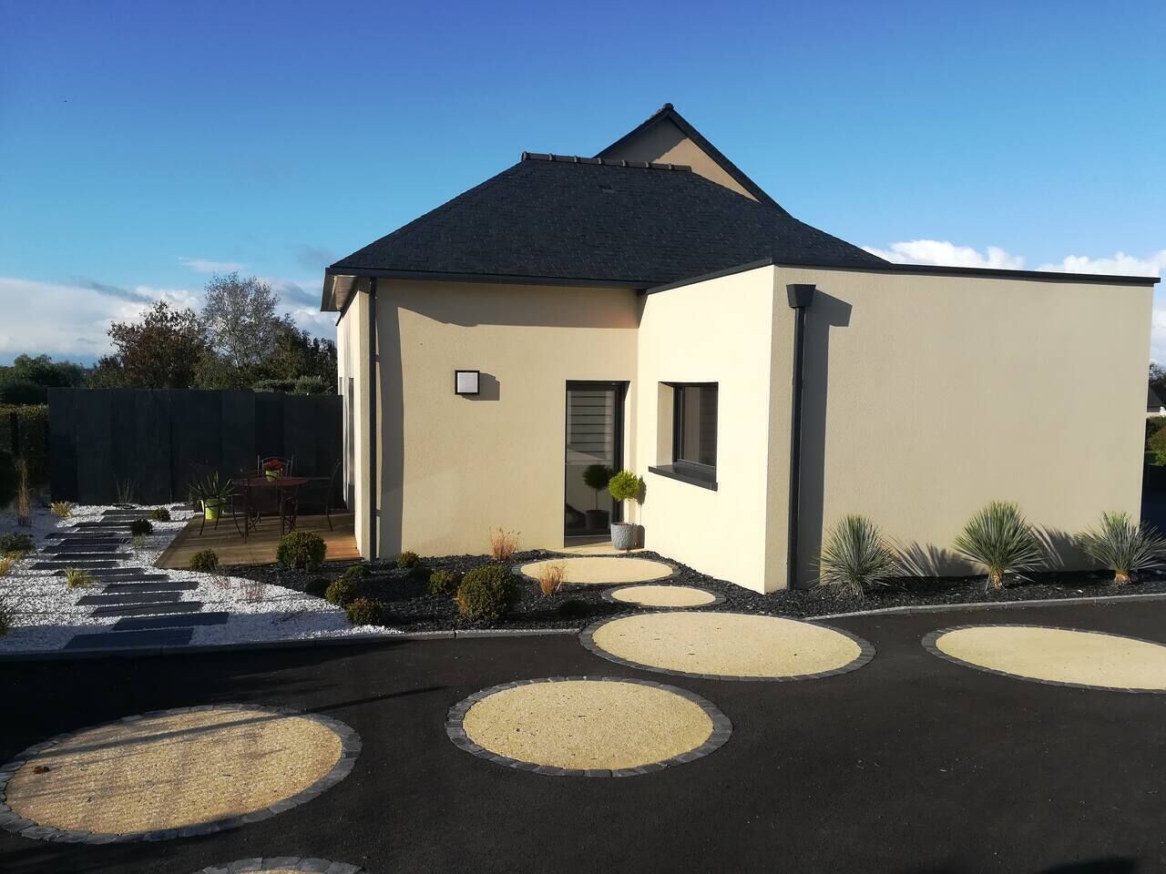 Charming modern house near the beaches