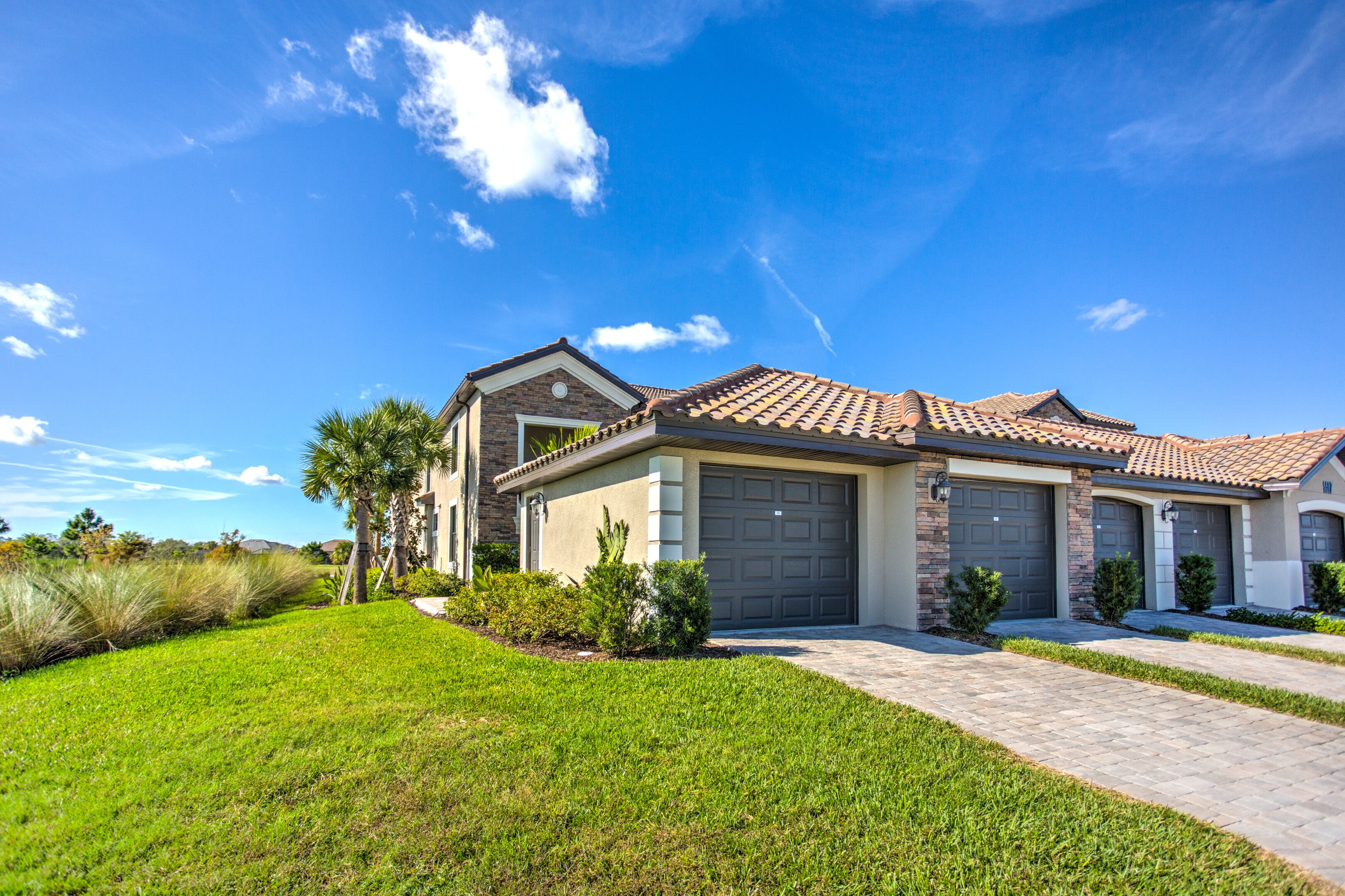 Lakewood National beautiful 2bedroom 2 bathroom condo + den with unlimited Golf