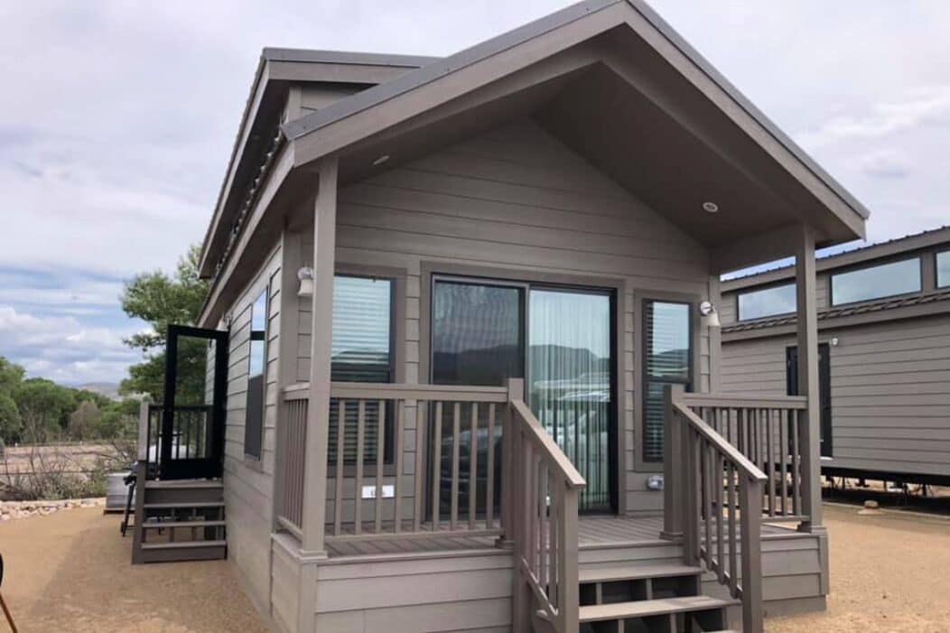 Cottage Cabin Sleeps 6 (Studio w/loft and sofa sleeper) at Riverfront Resort