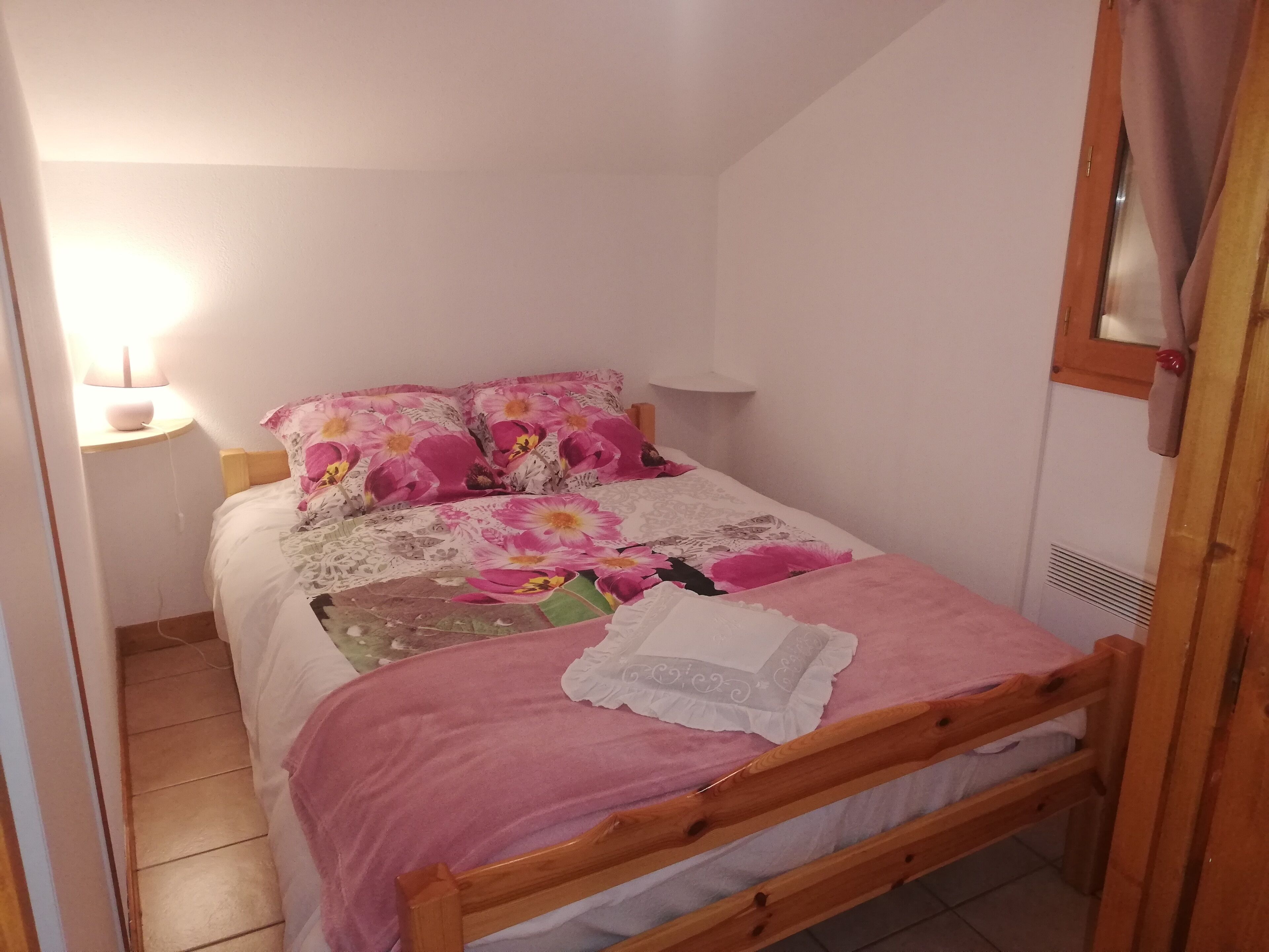 Apartment with mezzanine near ski lifts and village center.