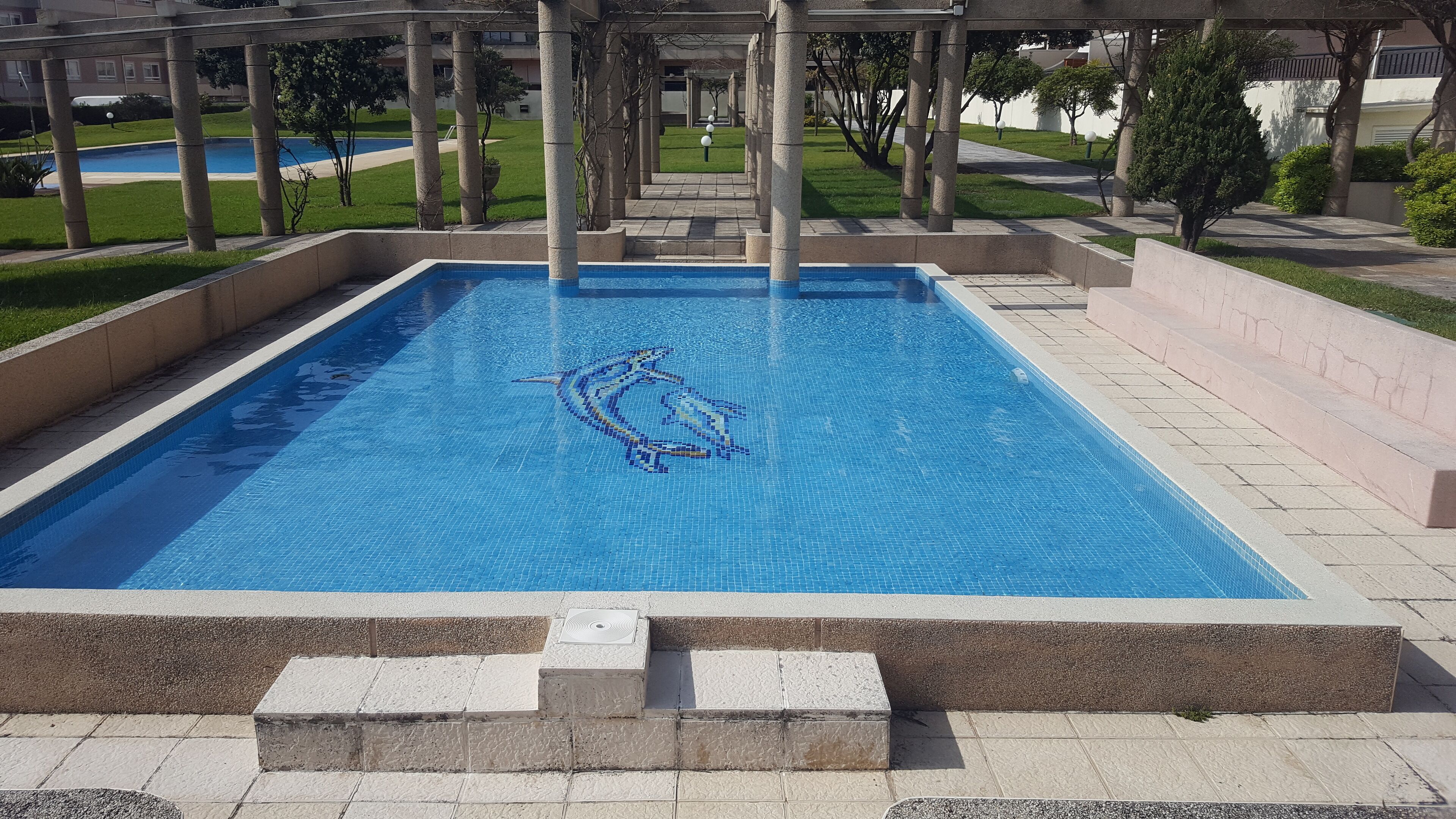 Apartment with Terrace and Pool for 5 people 10 km from Porto