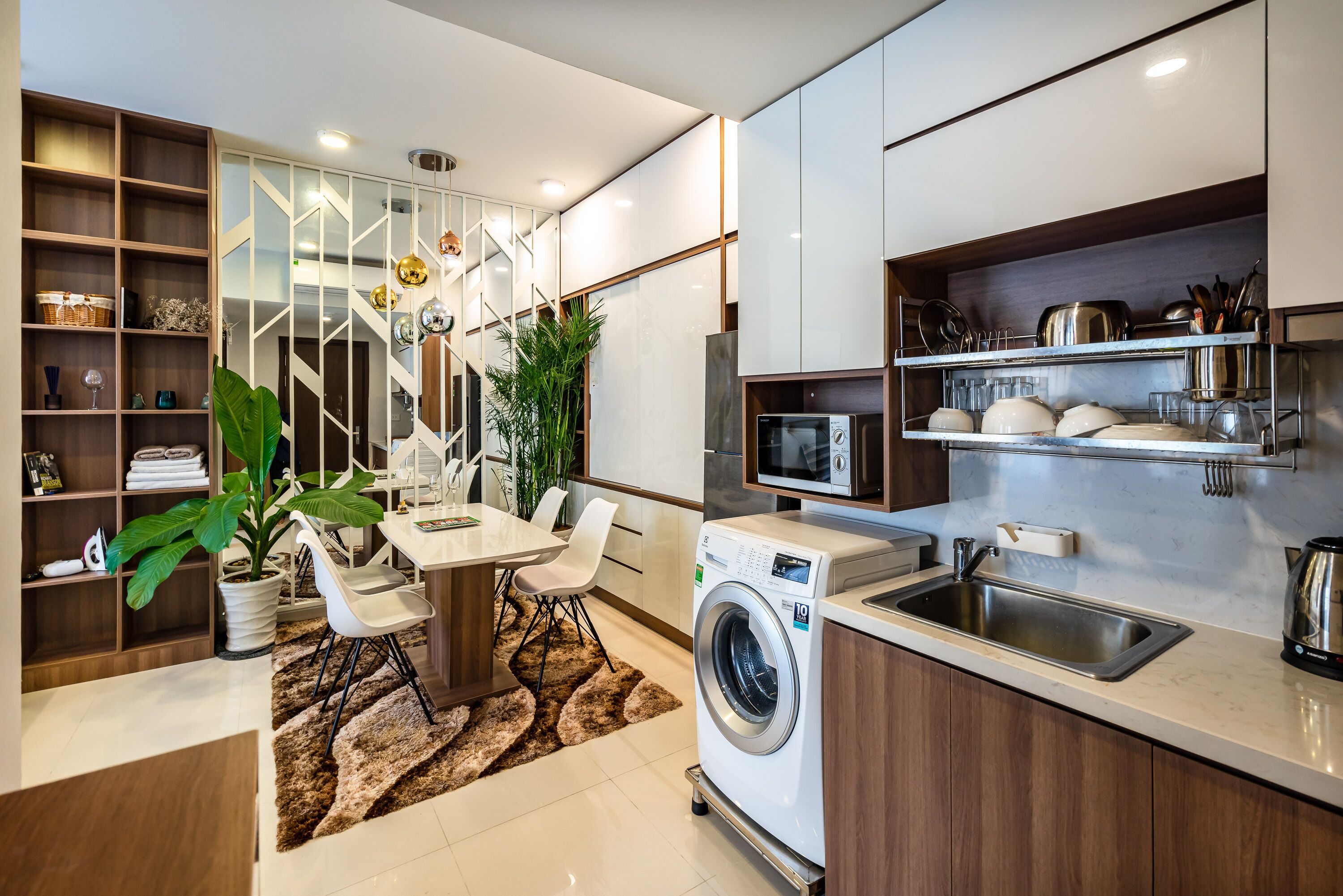 Enjoy trips at Stylist Roof Top Garden Studio! Near Bitexco & Ben Thanh market