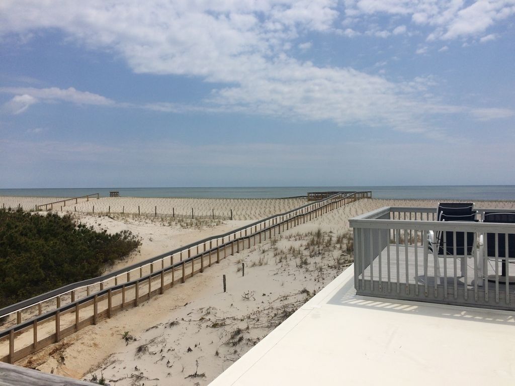 PET FRIENDLY 1BR condo OCEANFRONT OCT148/night perfect for a COUPLE!!