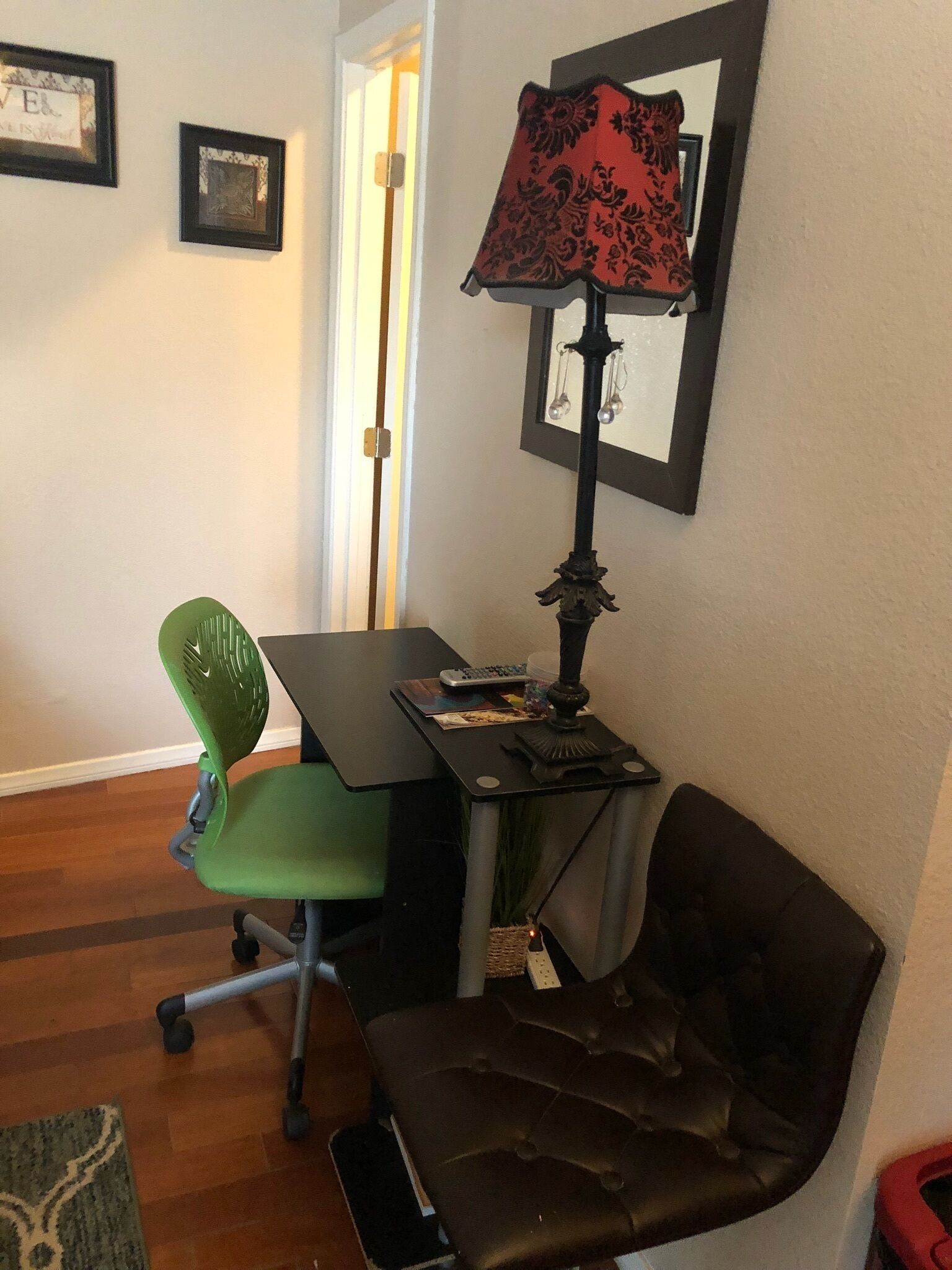 Independent studio private . Home built in 1910 Experience historic home