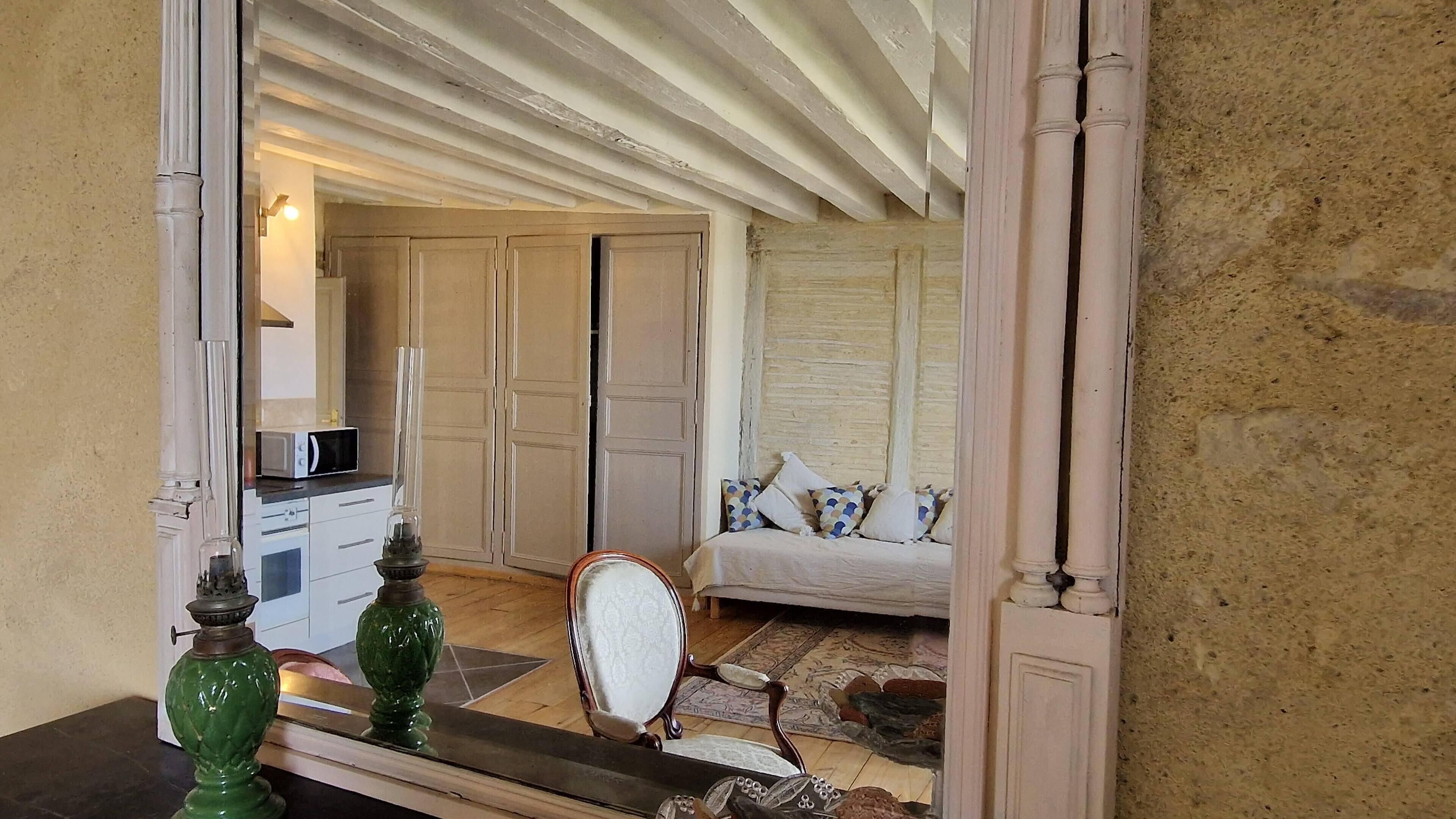 Charming 1-bedroom self-catered accommodation in Le Mans, near Le Mans Cathedral