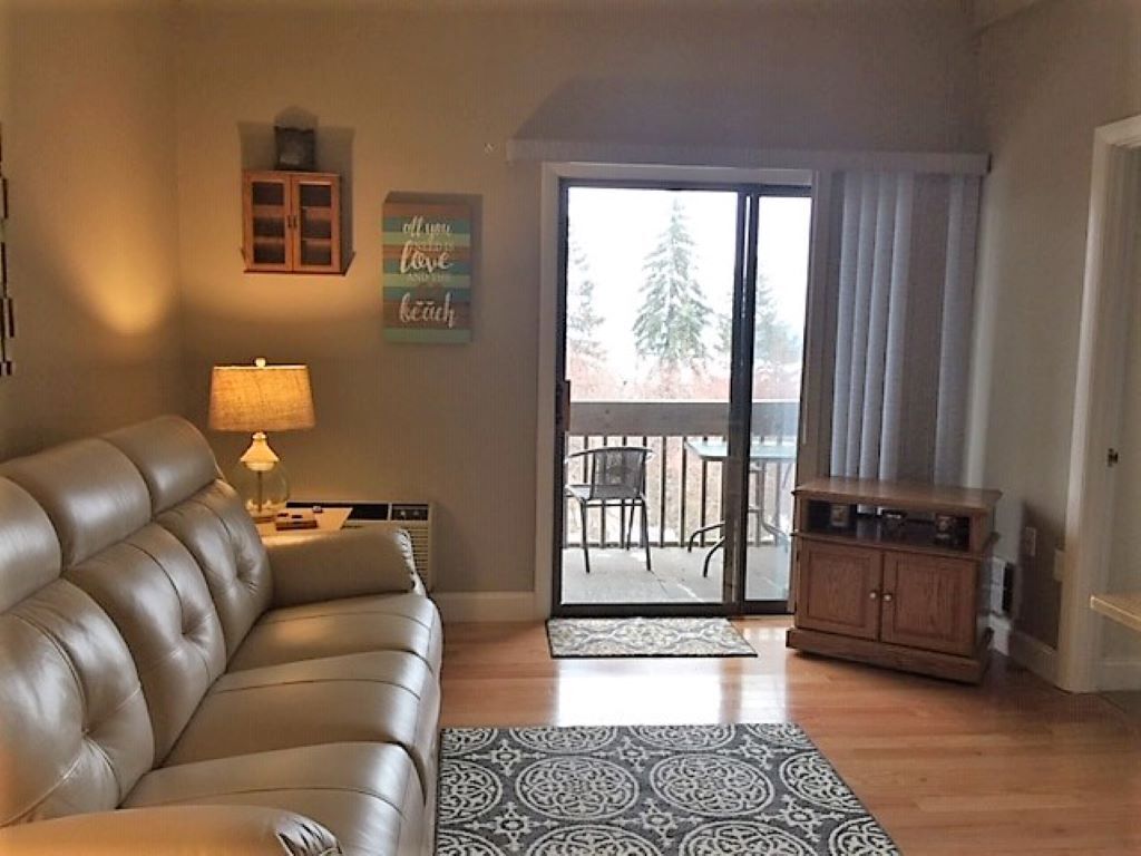 3 Bedroom, Top Floor Condo with Winnipesaukee Lake Views
