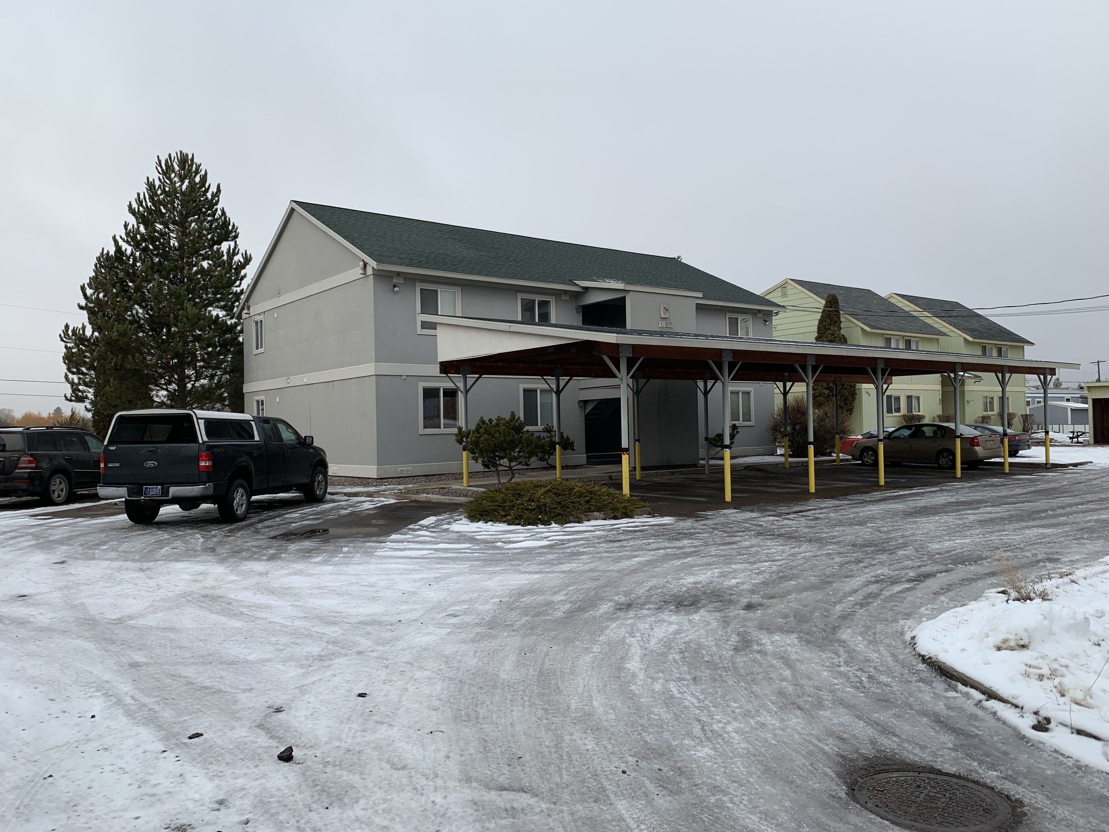 Kalispell Ground Floor two Bedroom C3 Condo for long term monthly rentals