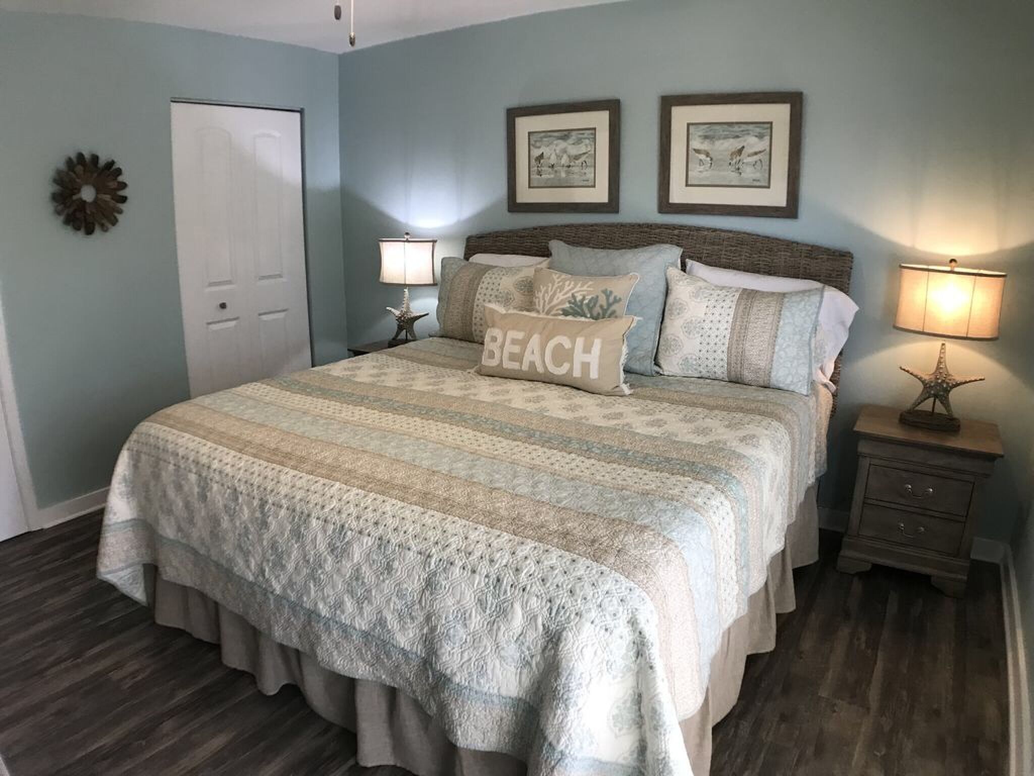 Beautiful-condo/townhouse - Sleeps 8 -5 Minute walk to Beach - Near Pier Park