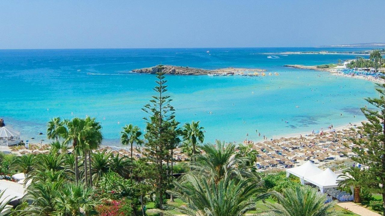 Luxury B&B Nissi Beach