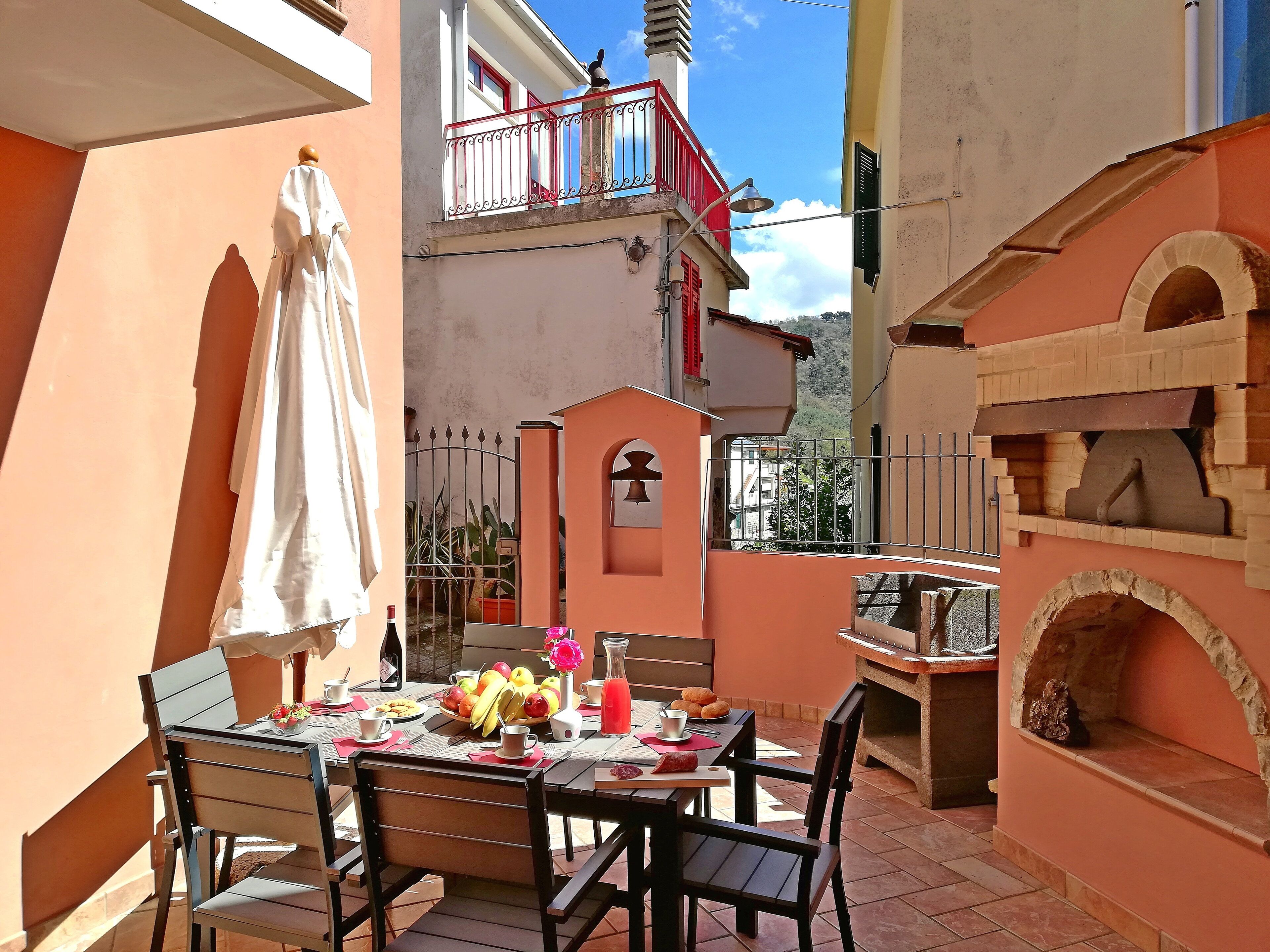 La Bottega del Fabbro: WiFi, Private Terrace, BBQ, Garden. Ozone sanitation