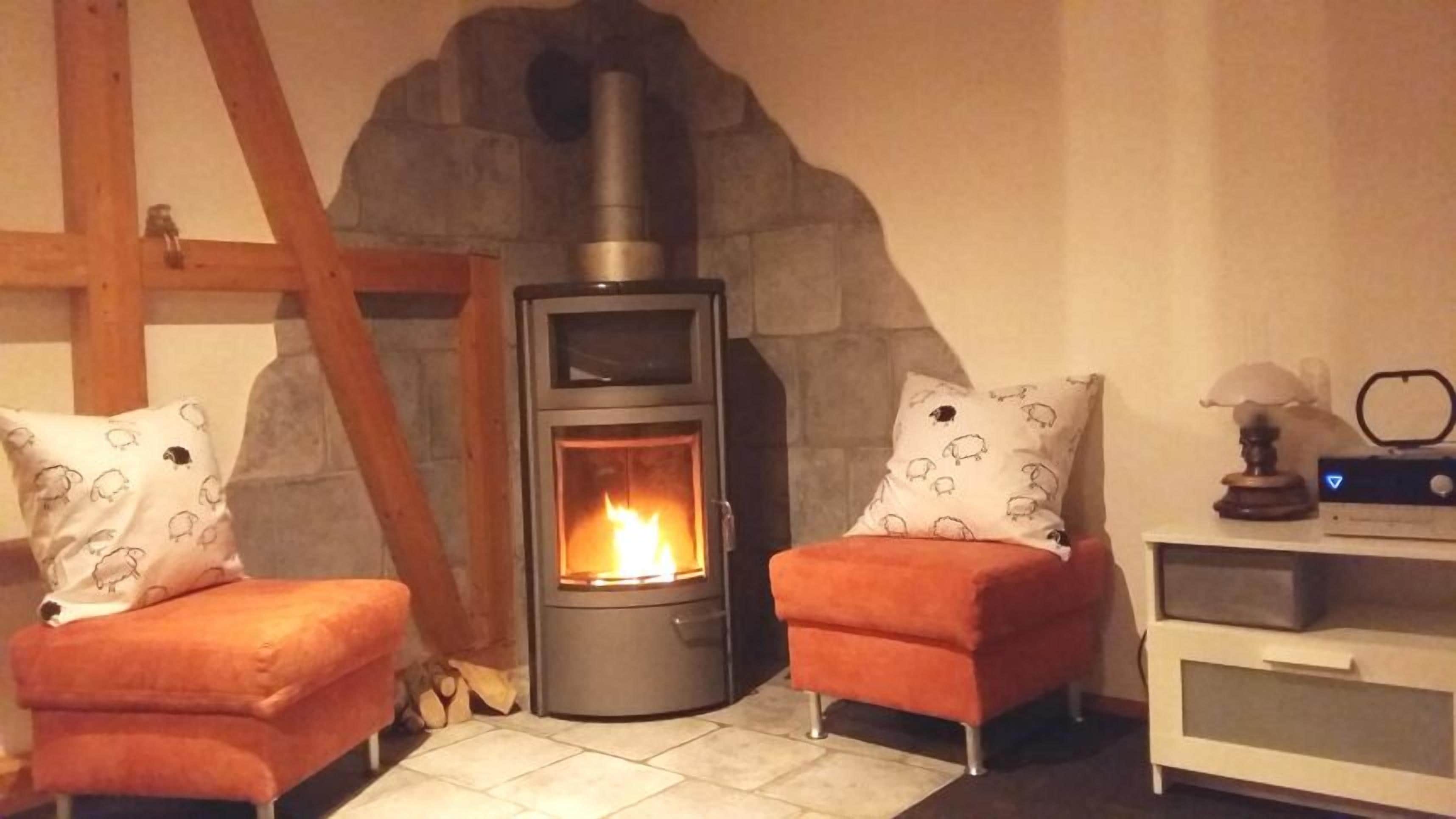 Cozy apartment (92sqm) with fireplace and balcony