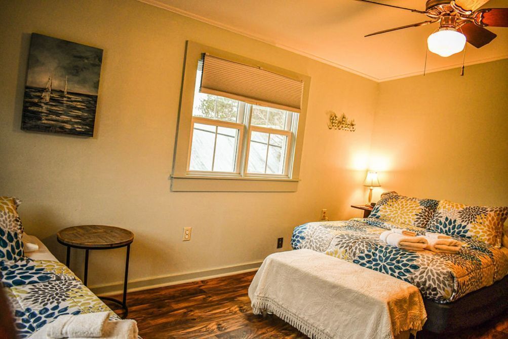 Newport Sunshine/Brook Road Inn