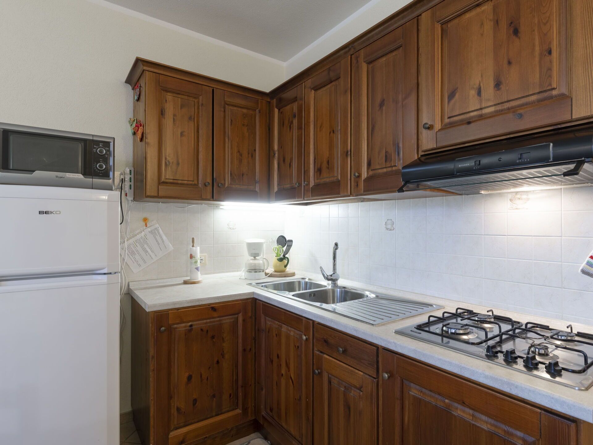 Cosy apartment for 4 people with WIFI, TV, patio, pets allowed, panoramic view and parking