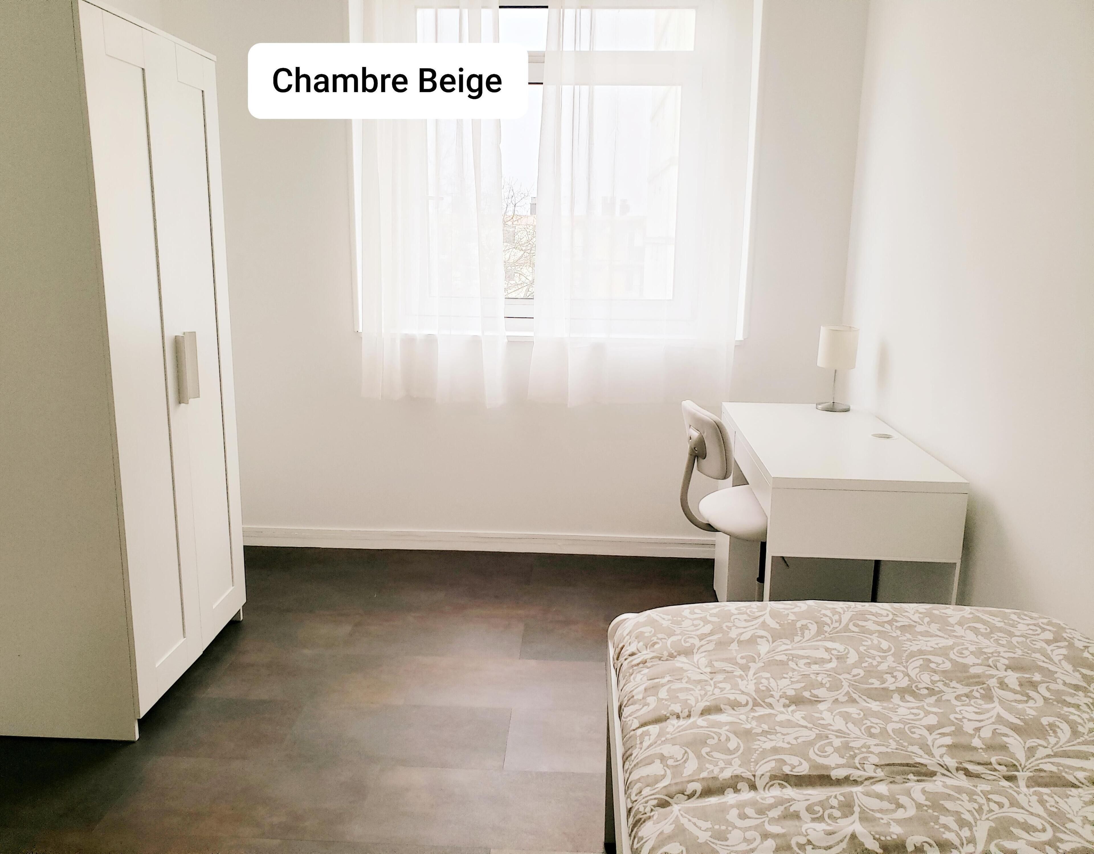 BEIGE AND BLUE ROOM