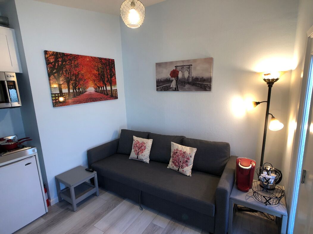 Elegant charming unit close to everything