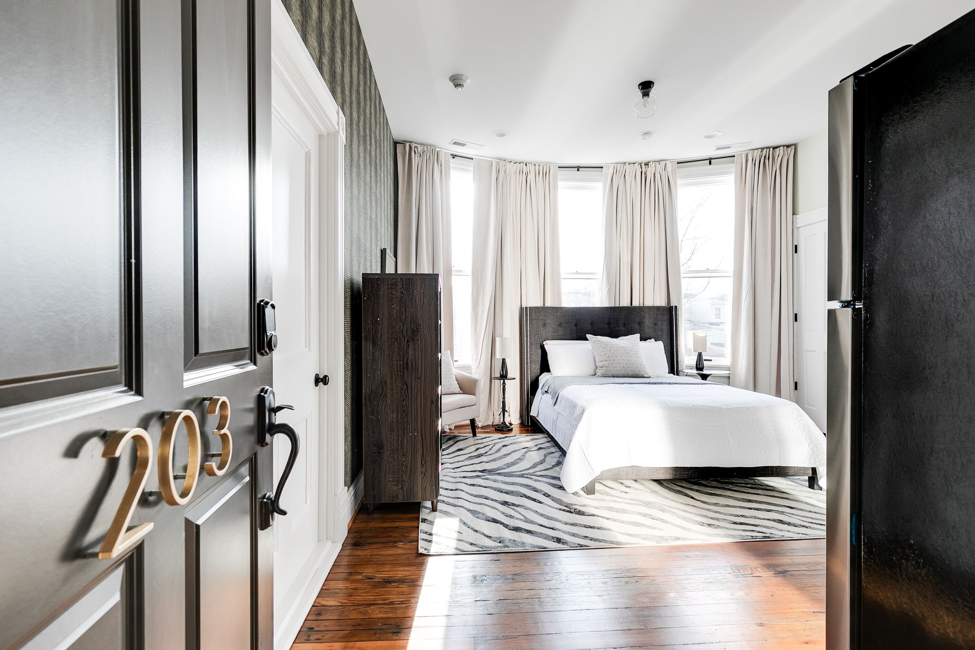 Stunning Modern Studio Will Take Your Breath Away