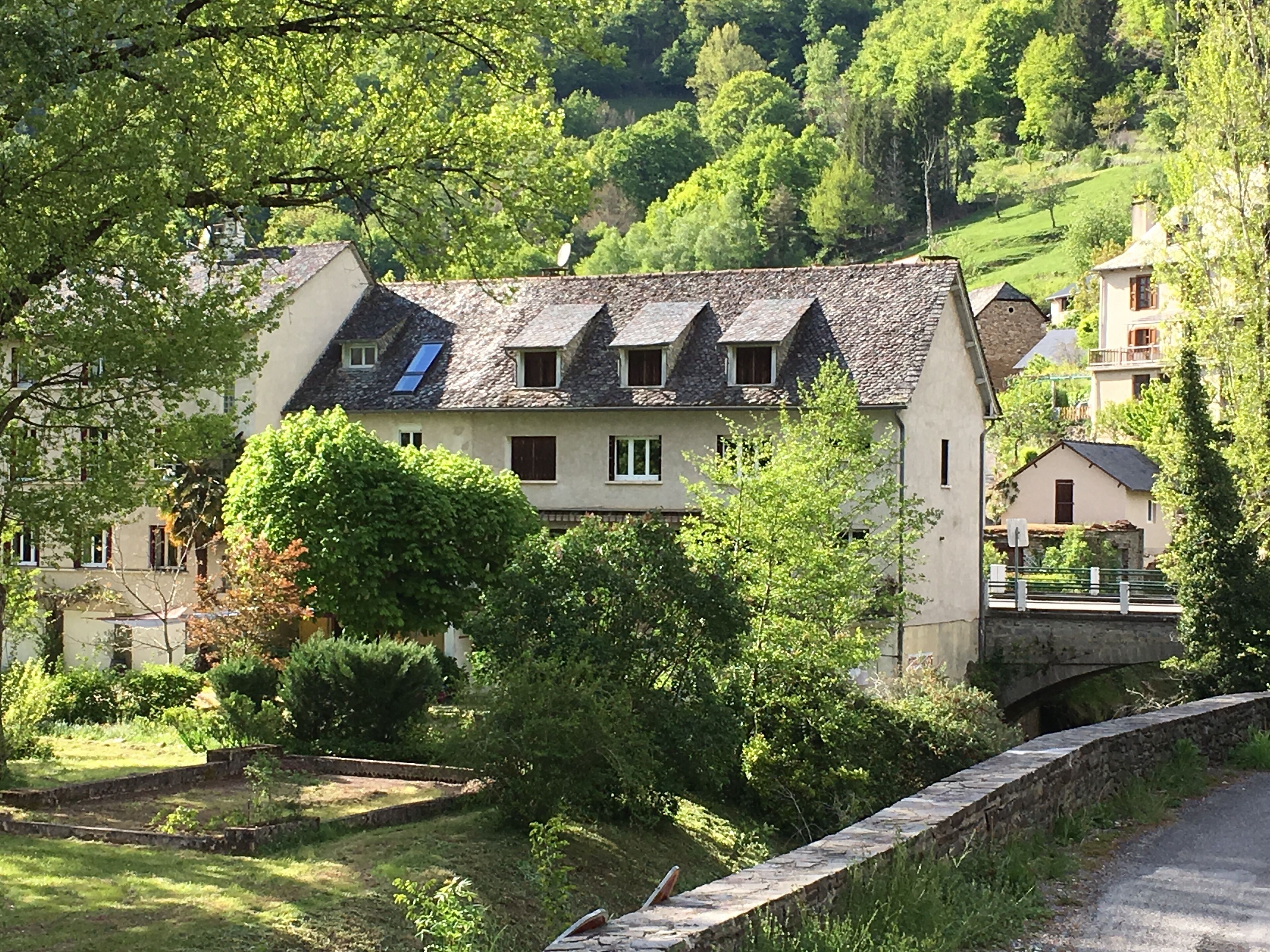 Bright apartment on the edge of the Lot