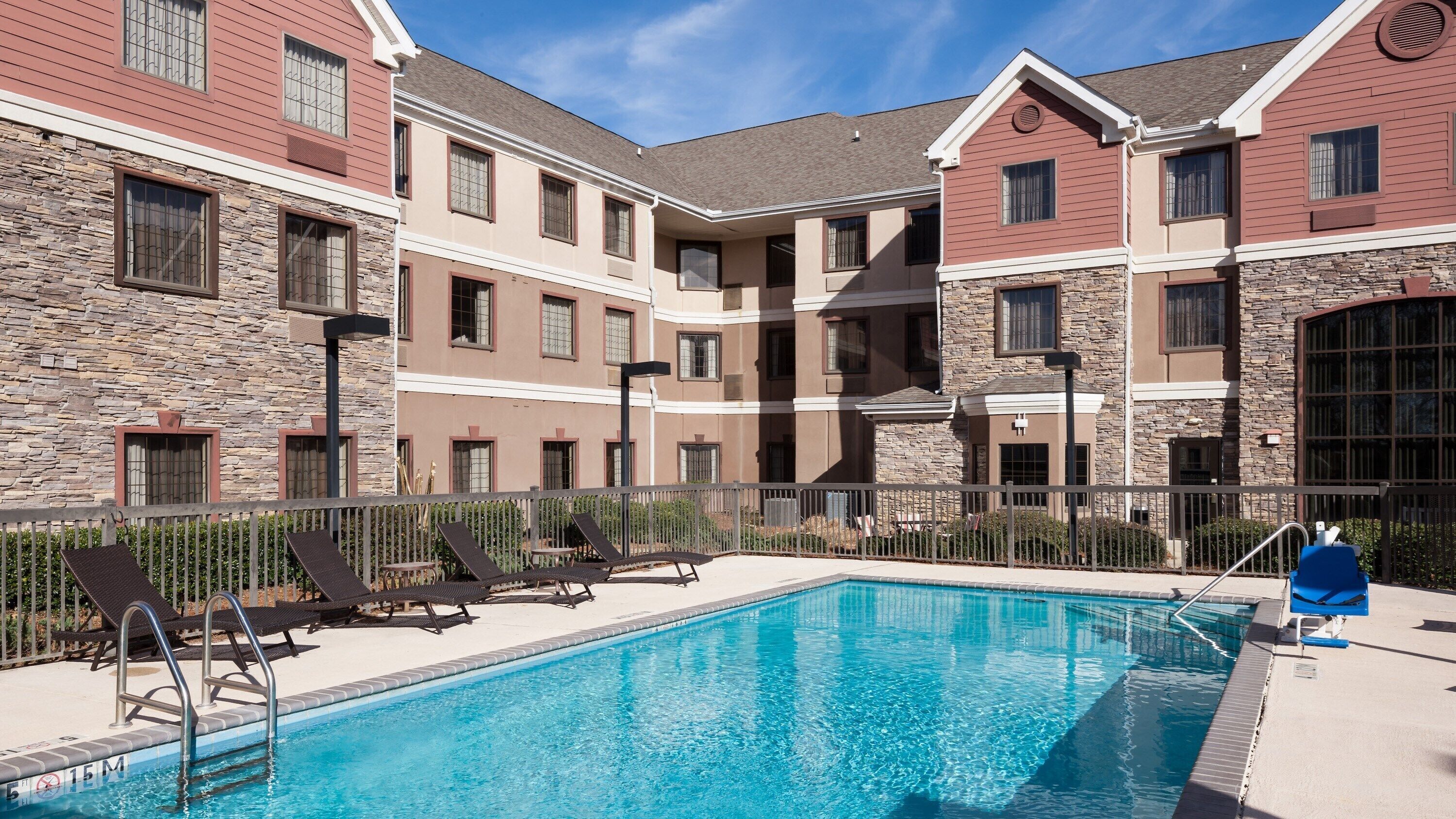 Free Breakfast. Outdoor Pool. Gym. Near IBM & Northpark Mall.