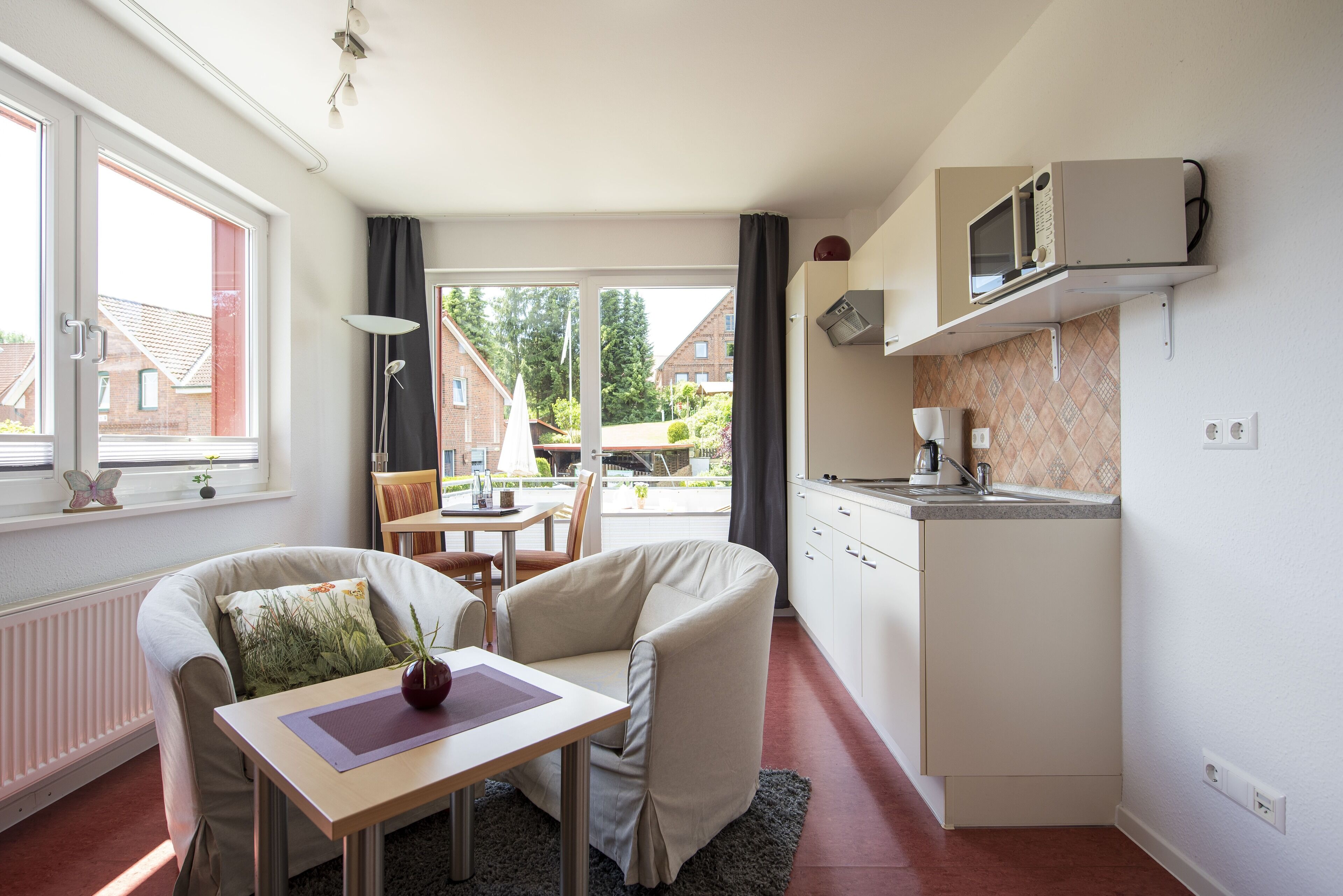 Apartment near Lübeck and Ratzeburg: balcony, on the Elbe-Lübeck Canal, swimming lake at 4km