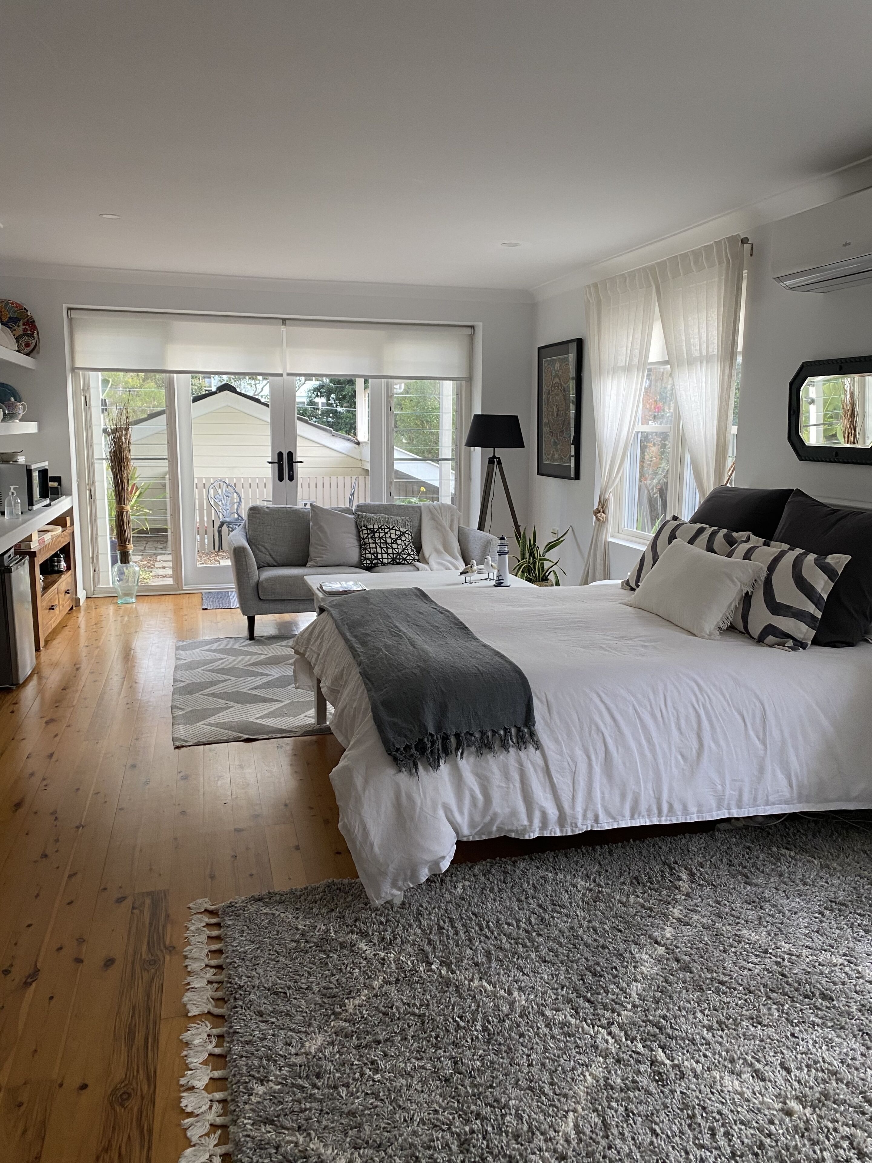 Studio in Bayview close to Pasadenas Wedding Venue & Pittwater with Workspace 