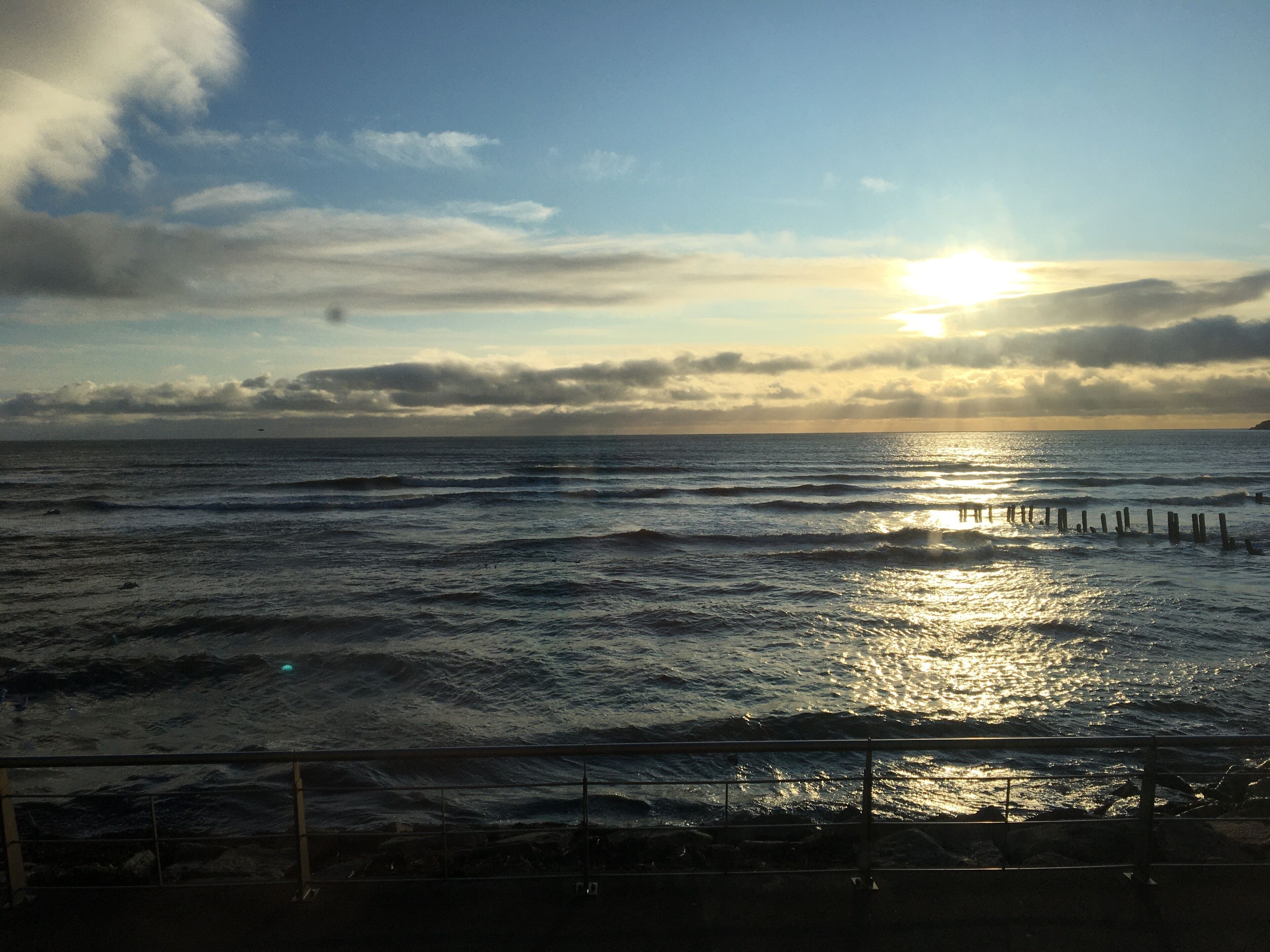 Seafront Spacious 3 bedroom Apartment with private secure parking and free wi-fi