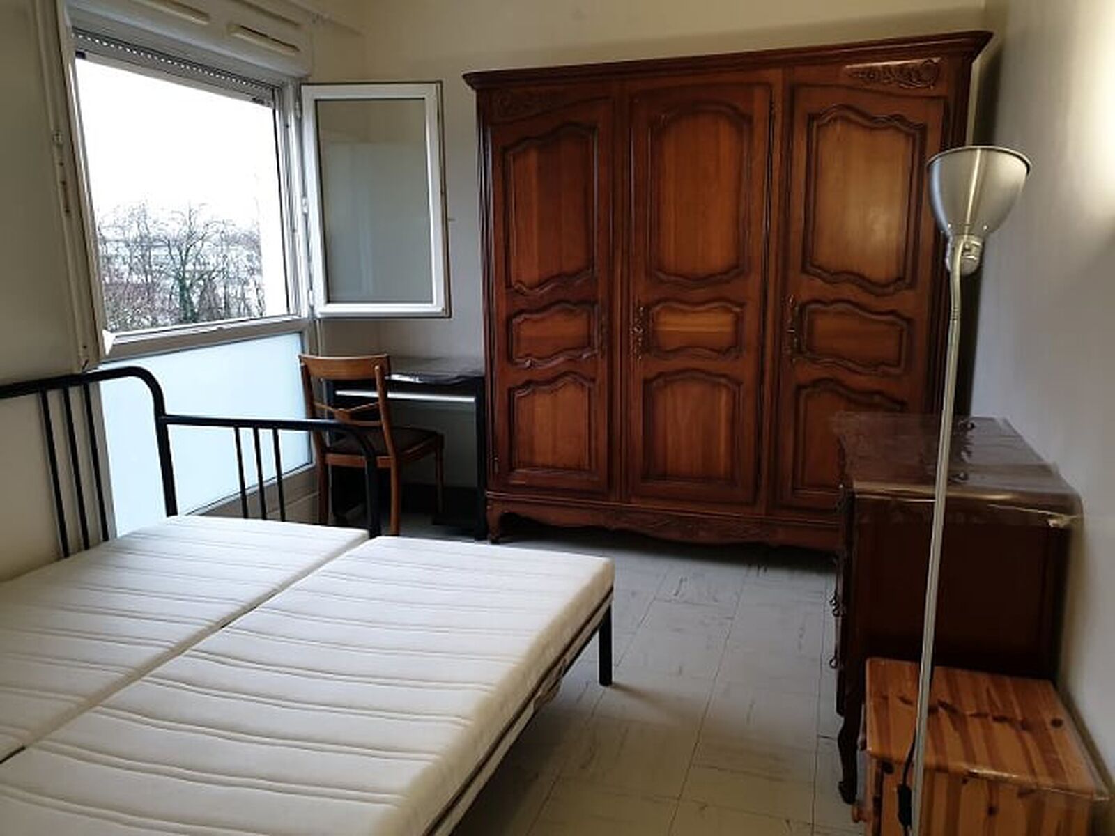 Room 15 minutes from CDG airport and 20 minutes from Paris