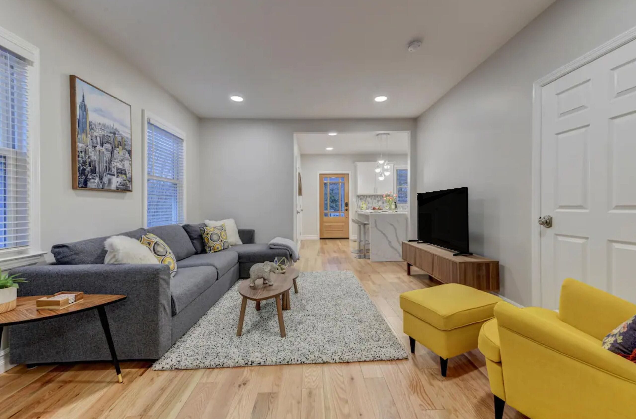 Cozy Downtown 1BR w/ Parking