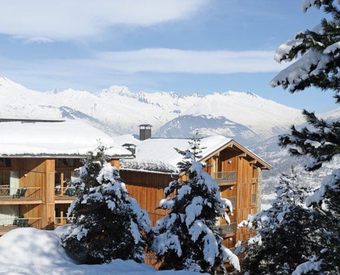 SKI ON FOOT DUPLEX 4 BEDROOMS 90 M2 IN THE HEART OF PARADISKI WITH MONT BLANC VIEW