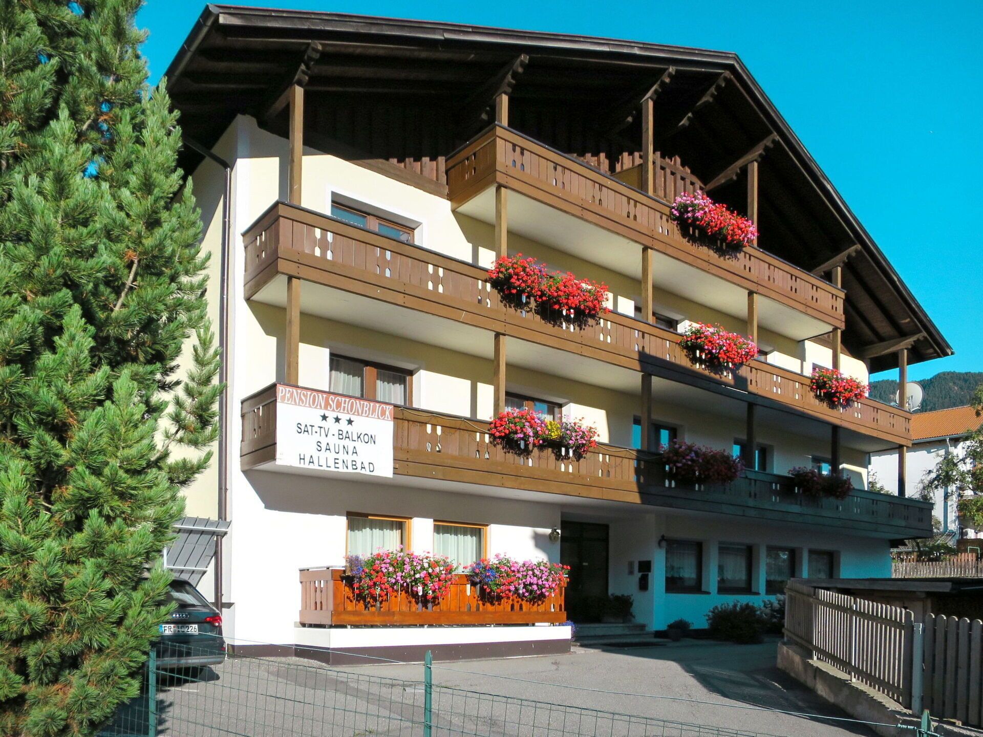 Lovely apartment for 4 guests with WIFI, TV, balcony, pets allowed and parking
