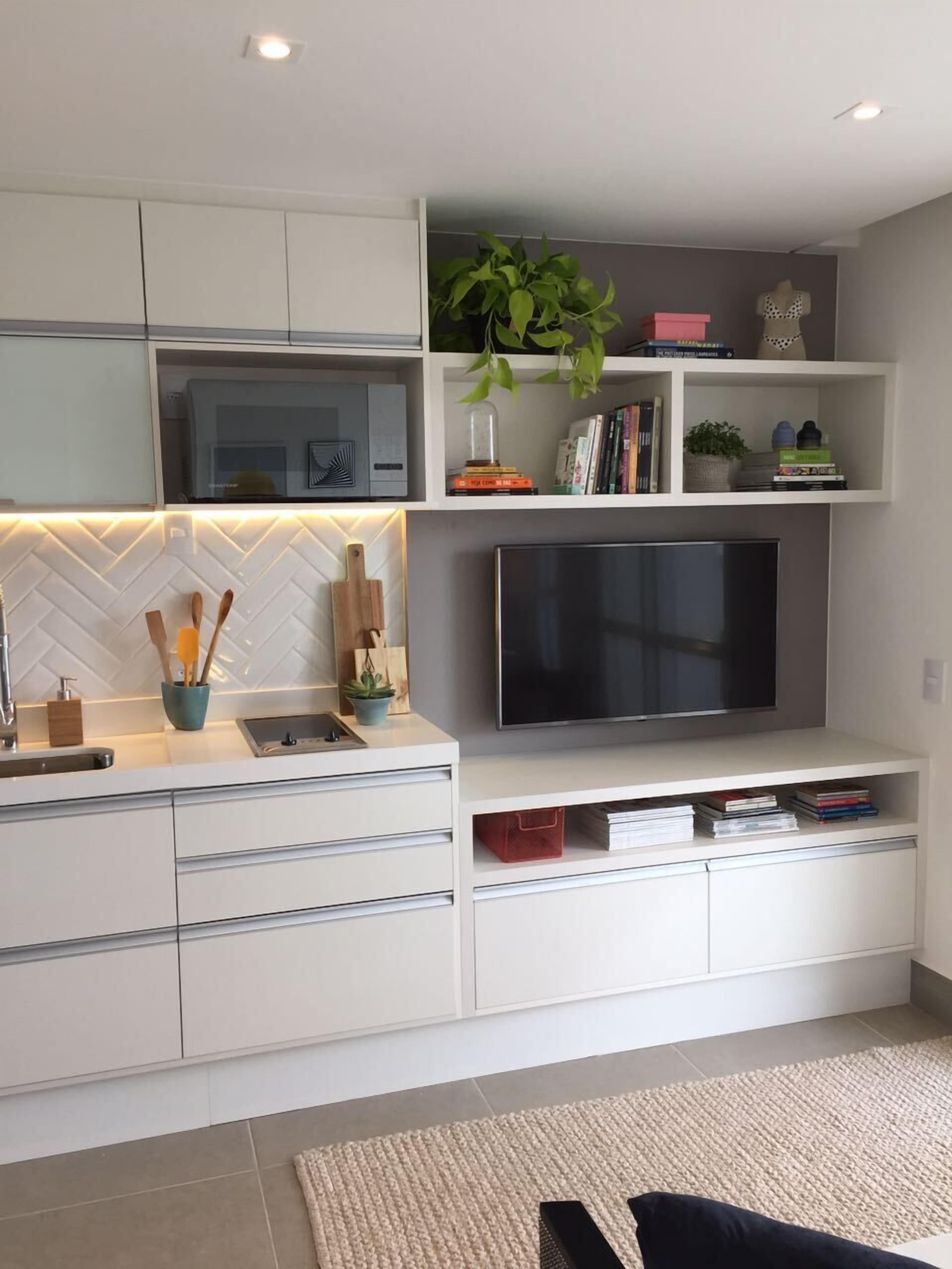 Modern and new studio! Close to the metro.