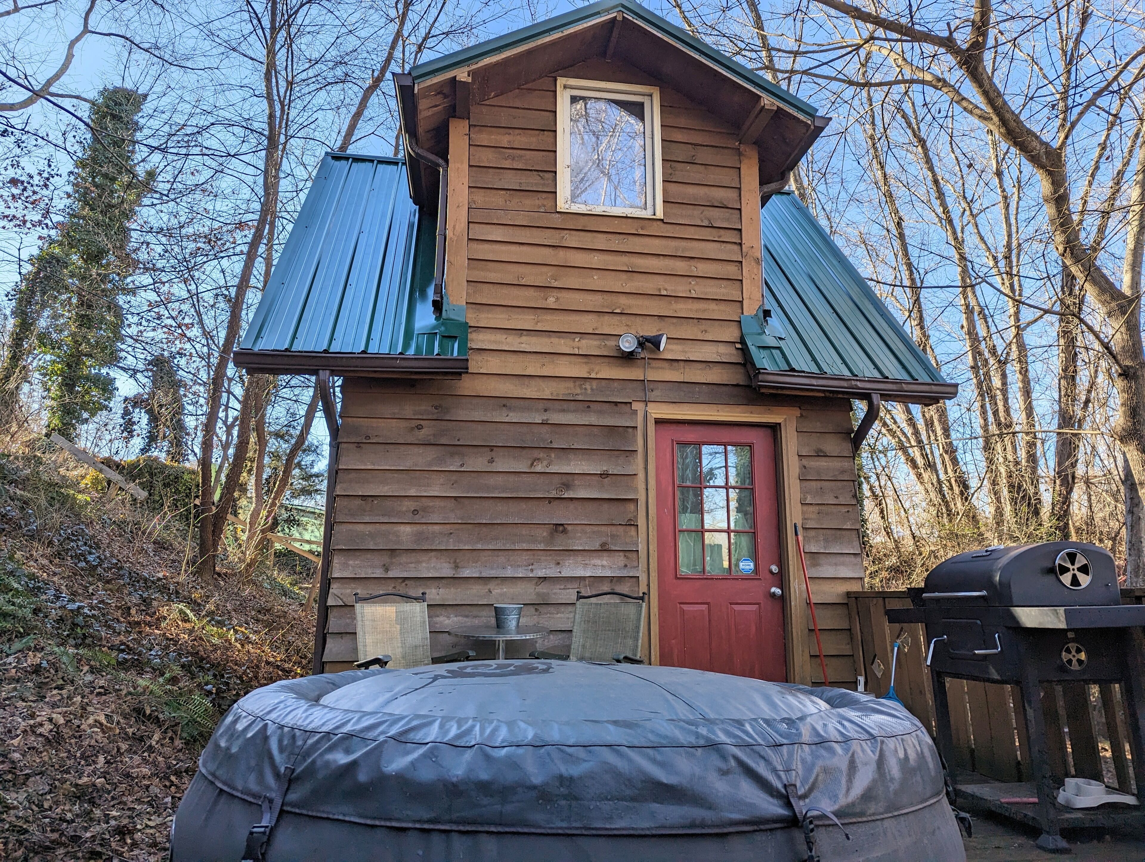 W Avl Tiny Home, Pet Friendly, Close to Downtown