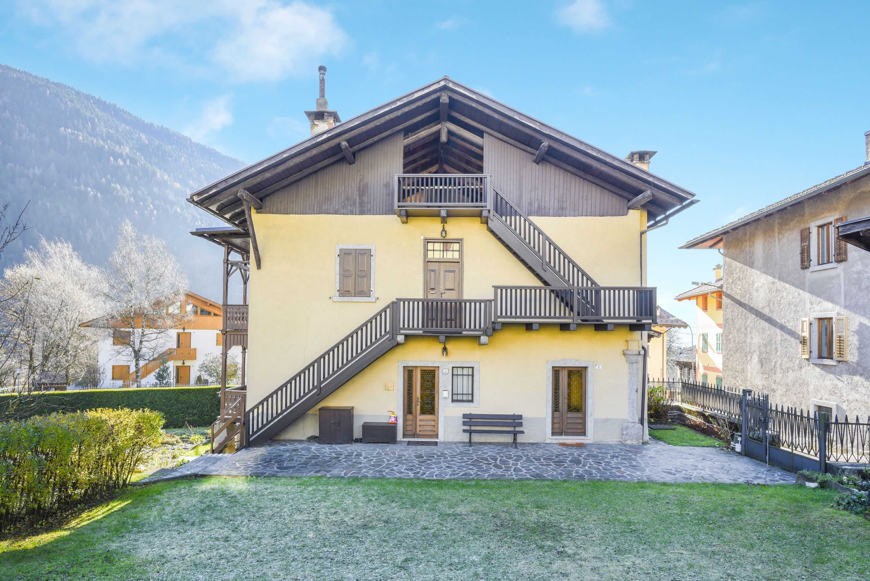 Rustic Holiday Apartment "The Grandma's old House"