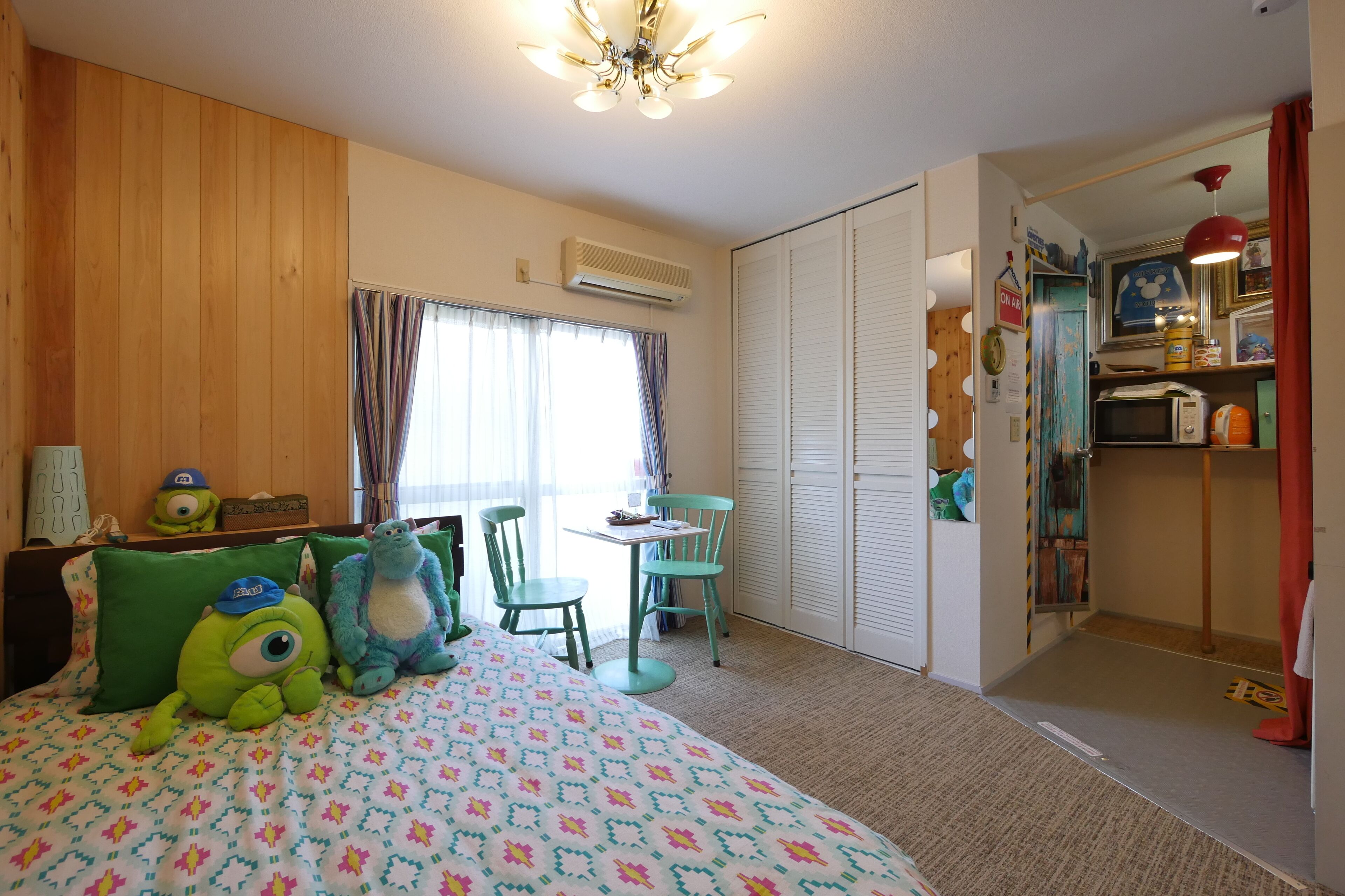 2 # Disneyland 6 minutes / Tokyo DisneySea / 13 minutes to Tokyo Station / 24 hours near supermarket /
