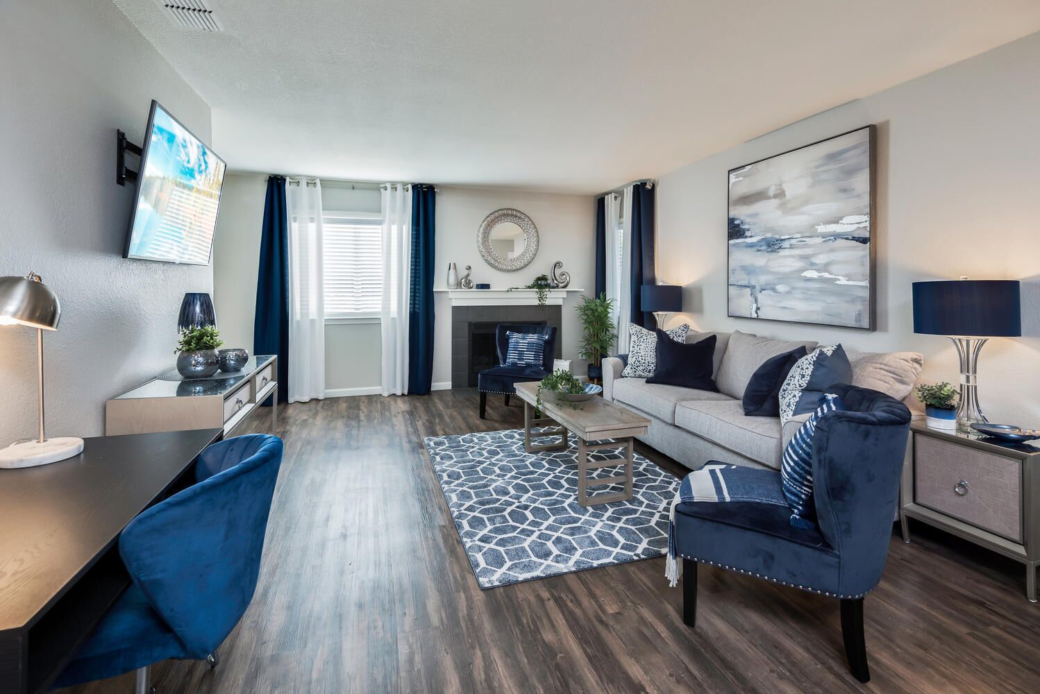 Awesome Newly Furnished Luxury Apartment Home