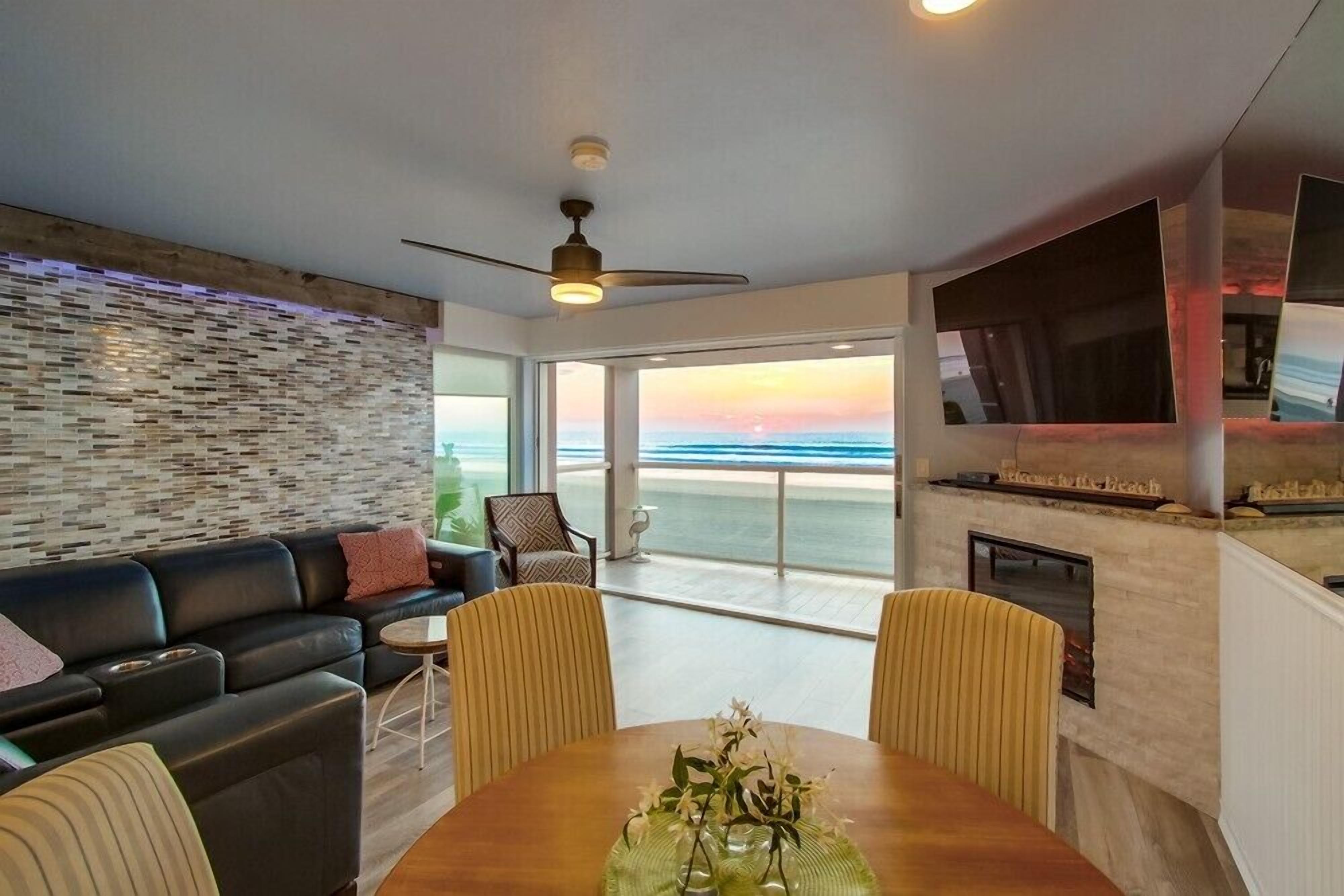 NEW Ocean Front remodel, AC, Exclusive View Deck