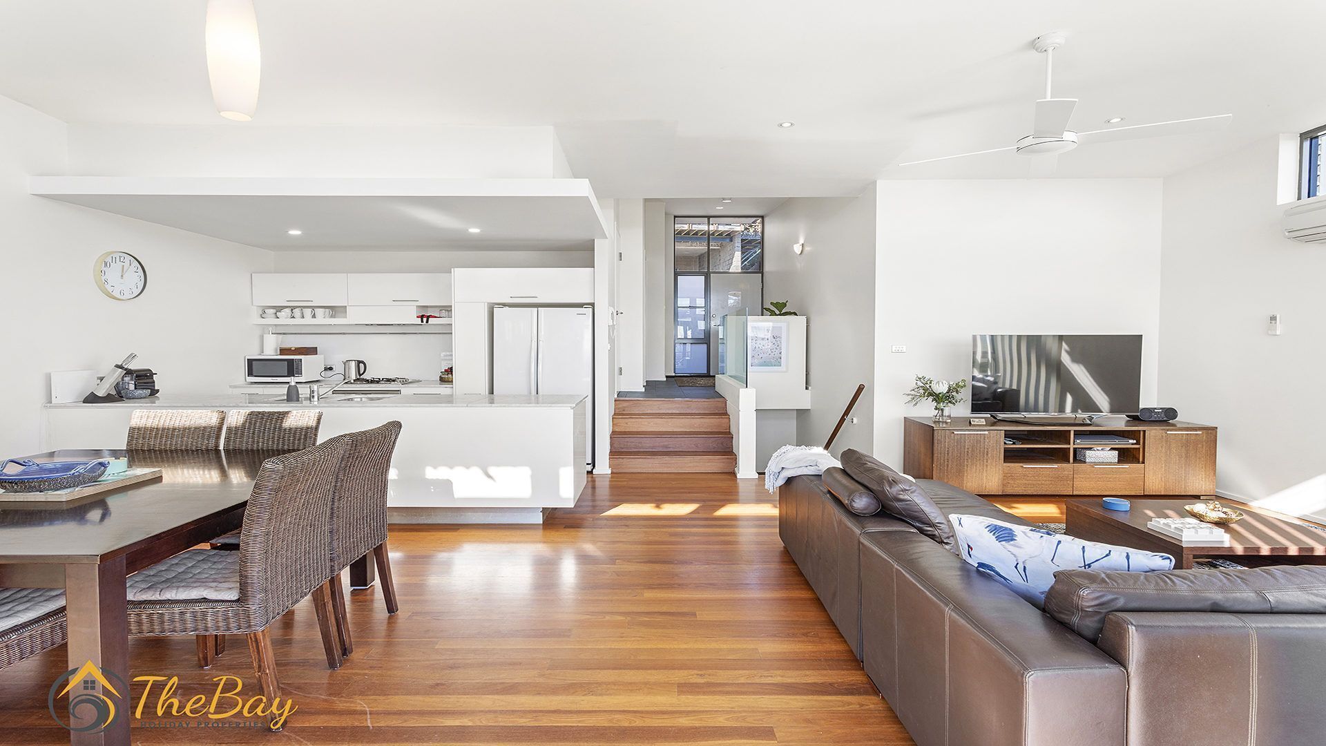 One Mile Ridge No.15 - Beautiful bushland views - WiFi, Air Con - Pool in Complex
