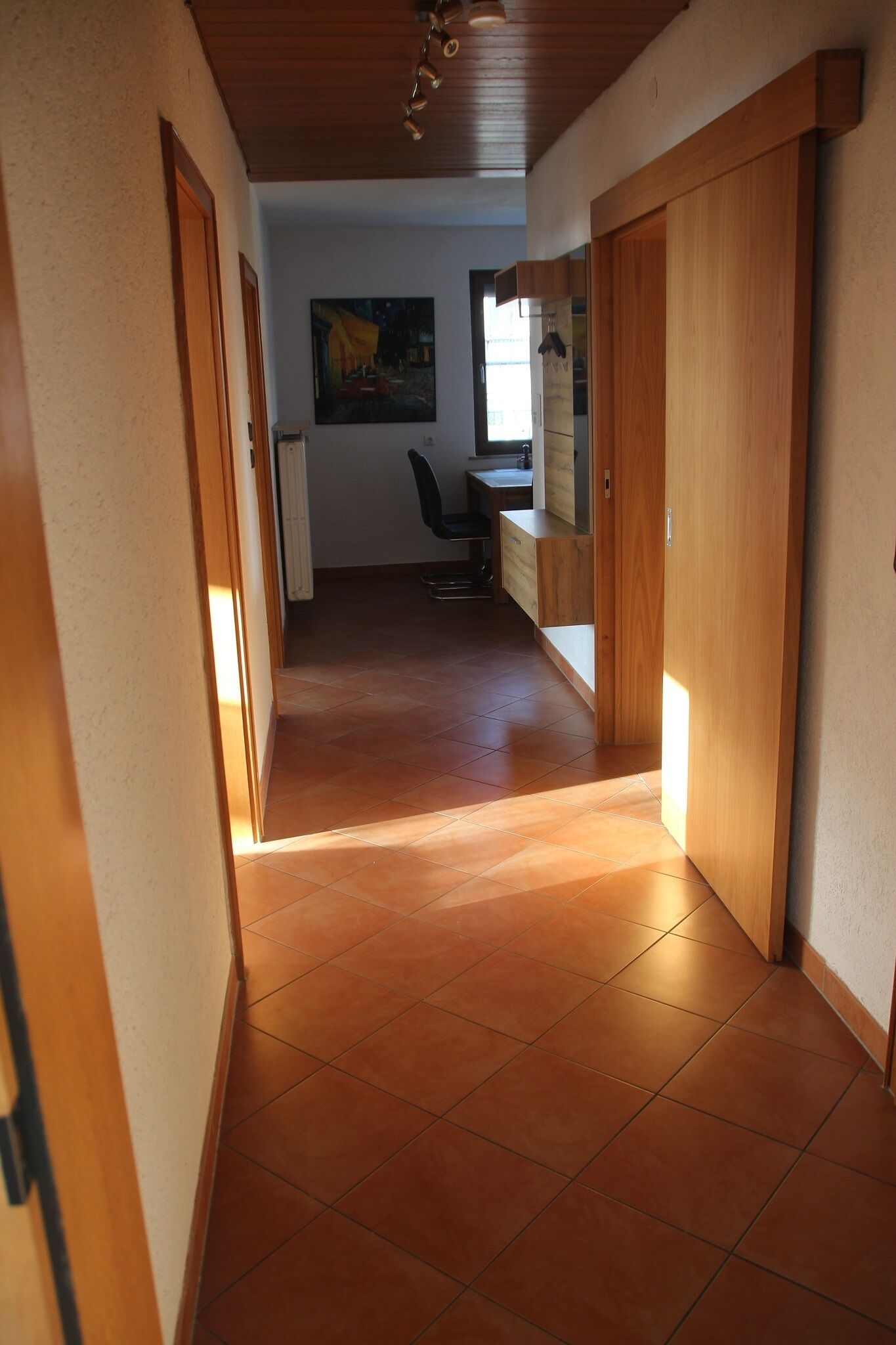 Modern furnished apartment (90 sqm) for up to 6 people