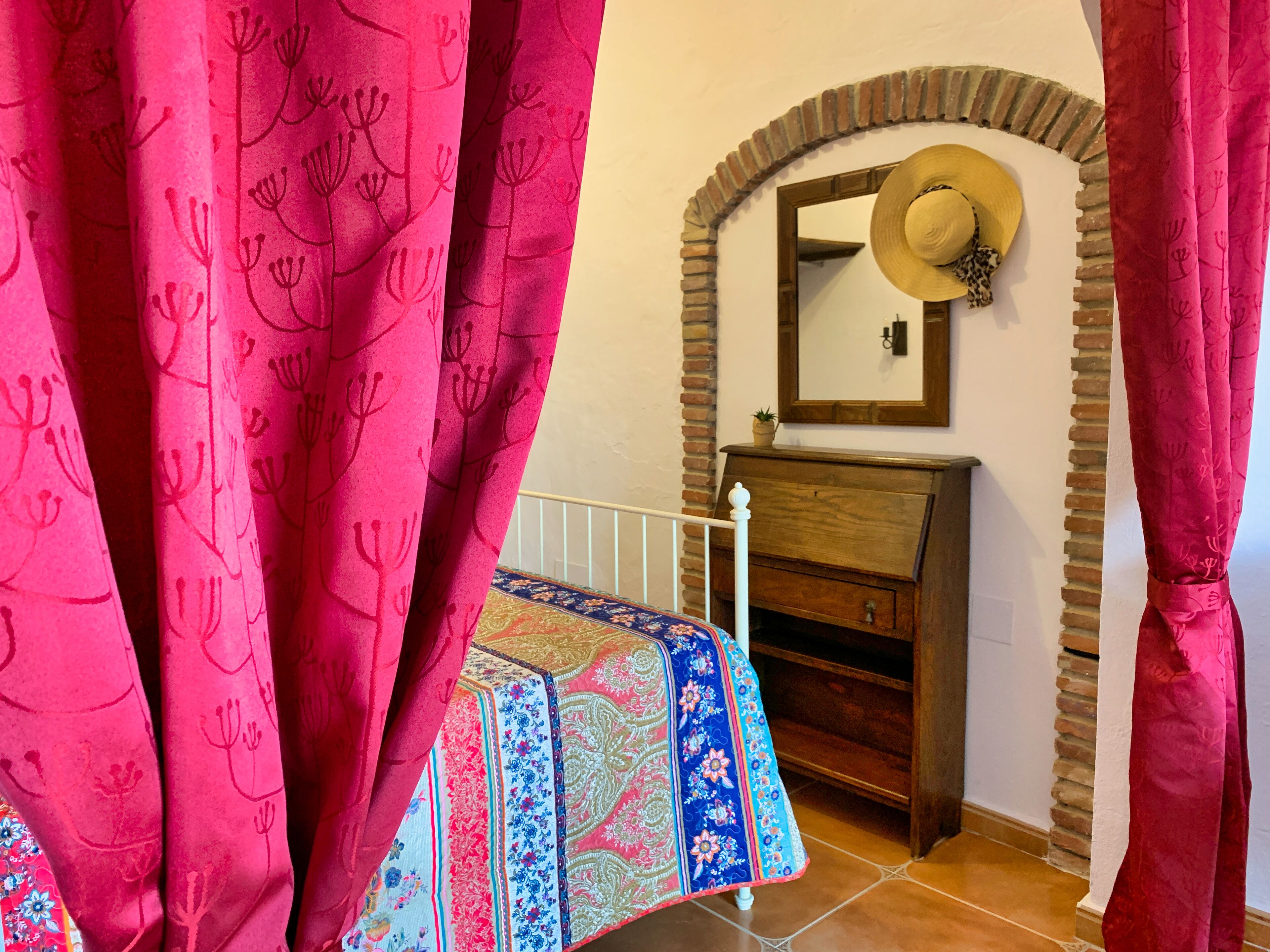 Comfortable studio in a country house with pool close to the sea