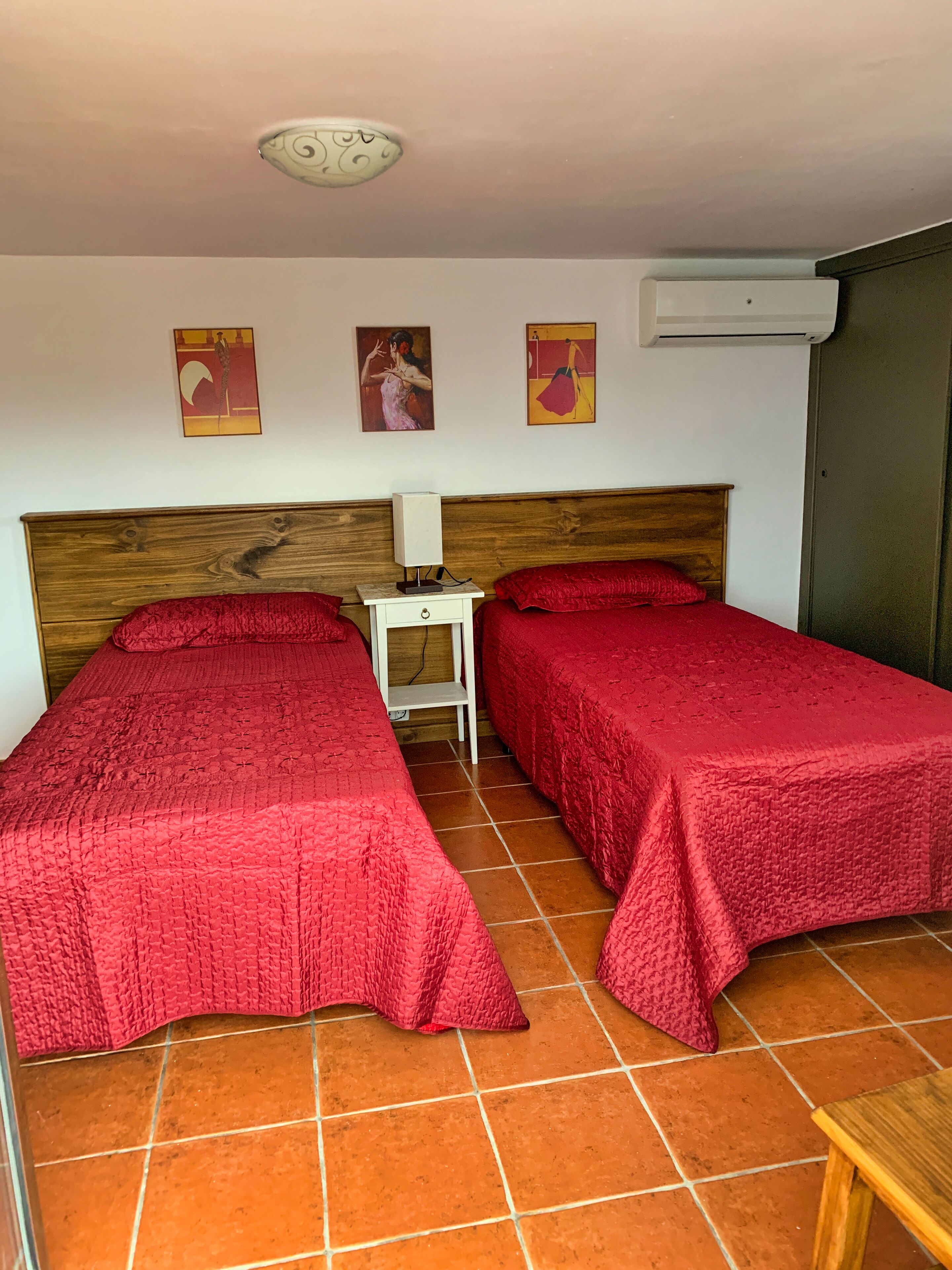 Come en enjoy your holidays in a country house close to Torre del Mar.