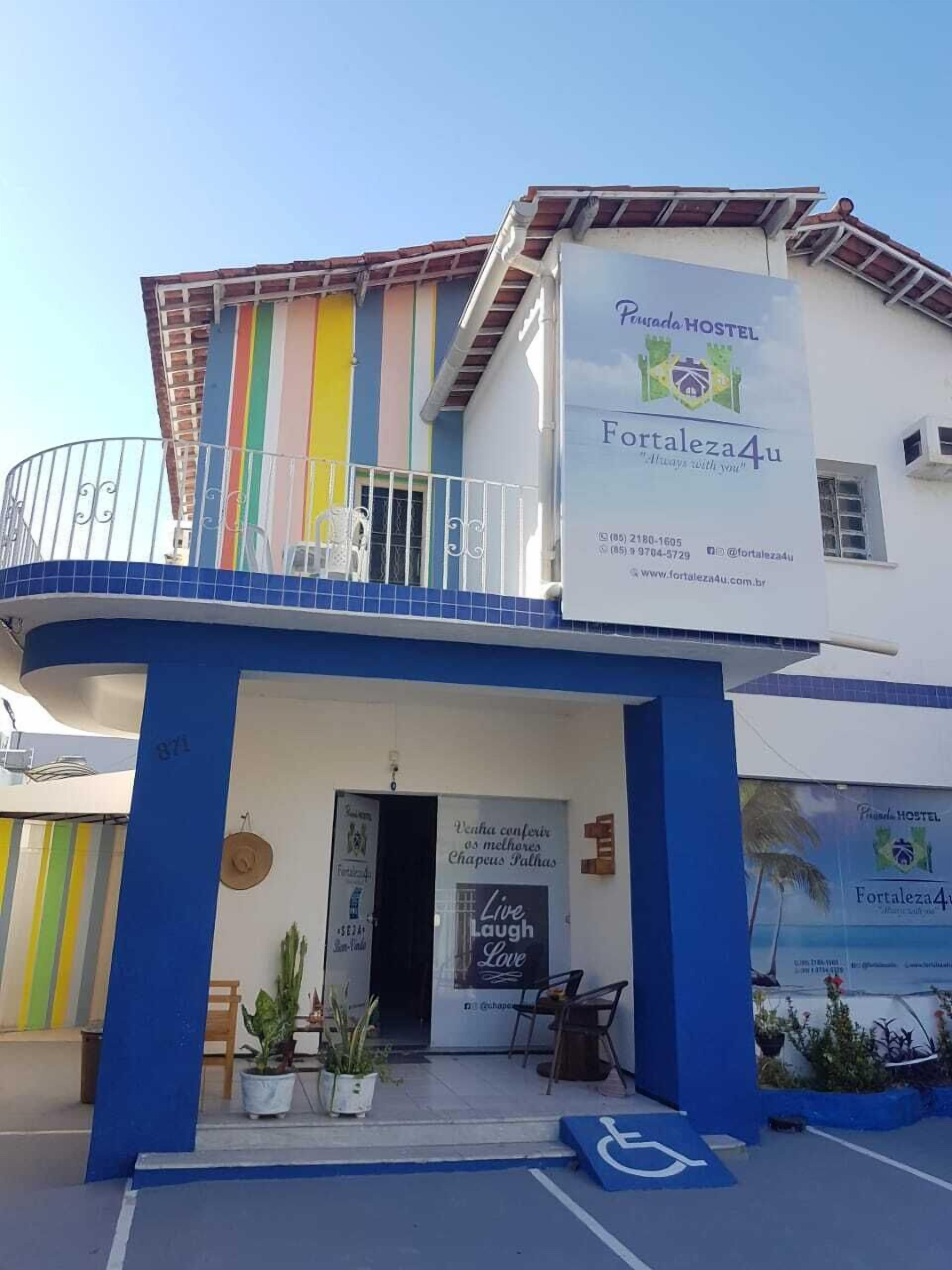 Double room with private bathroom, Wi-Fi, AIR and TV.