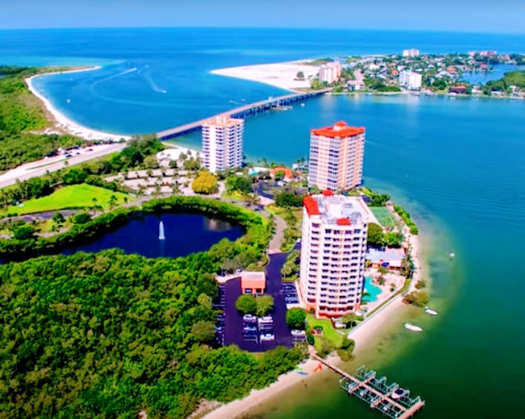 Well-appointed 1 Bdr Condo on beach. Solitude & quiet but close to Ft Myers Bch