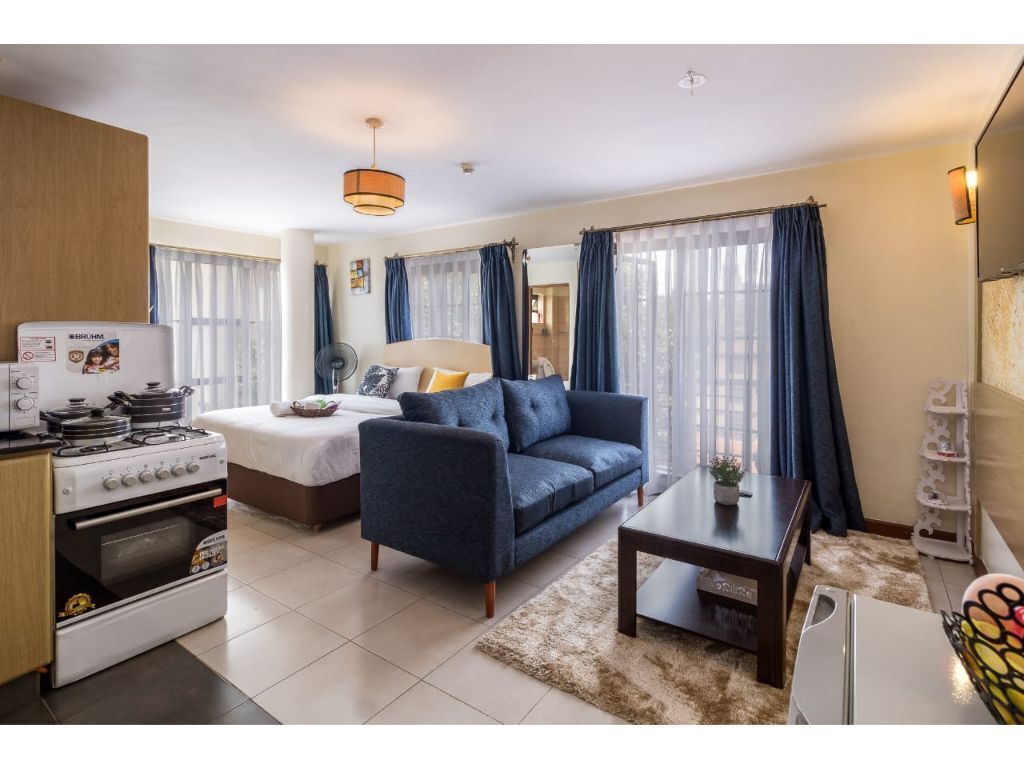 Kasri Saphire @Mvuli. Stylishly furnished. Fast wifi. King size bed. Cosy